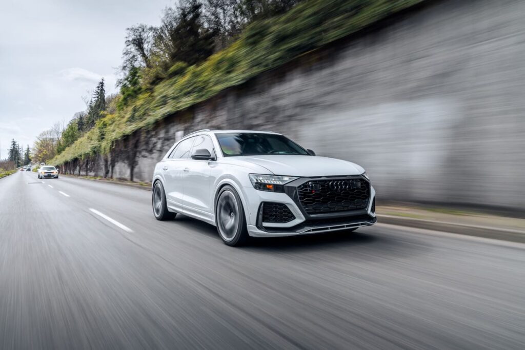 Balts audi RS Q8 