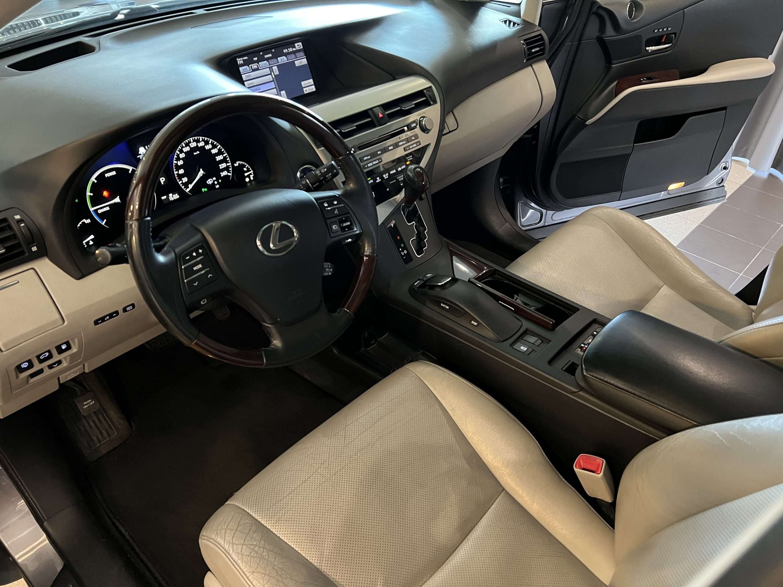 Lexus Rx 450h President 2011 - Elite Cars