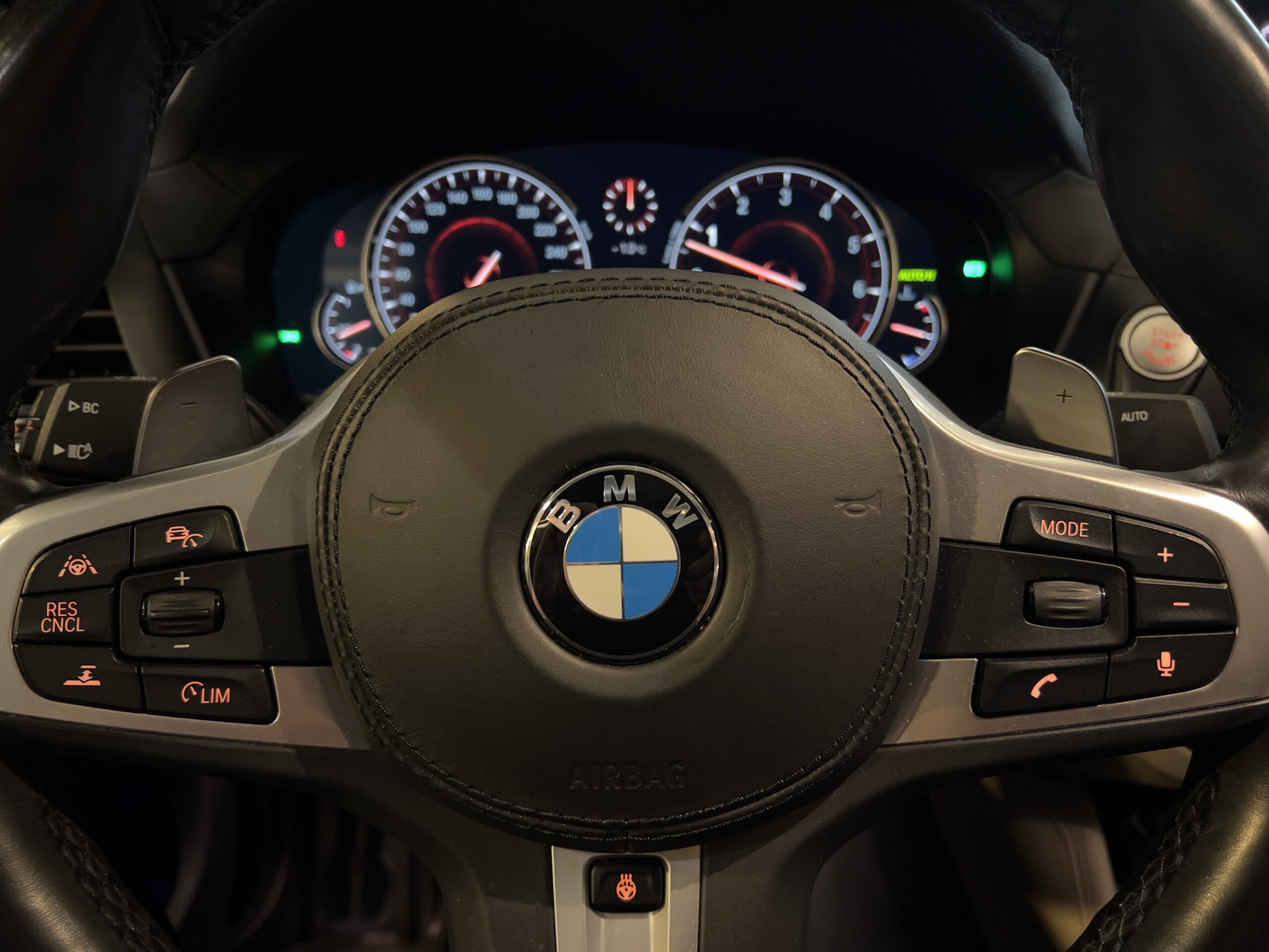 Car image 30