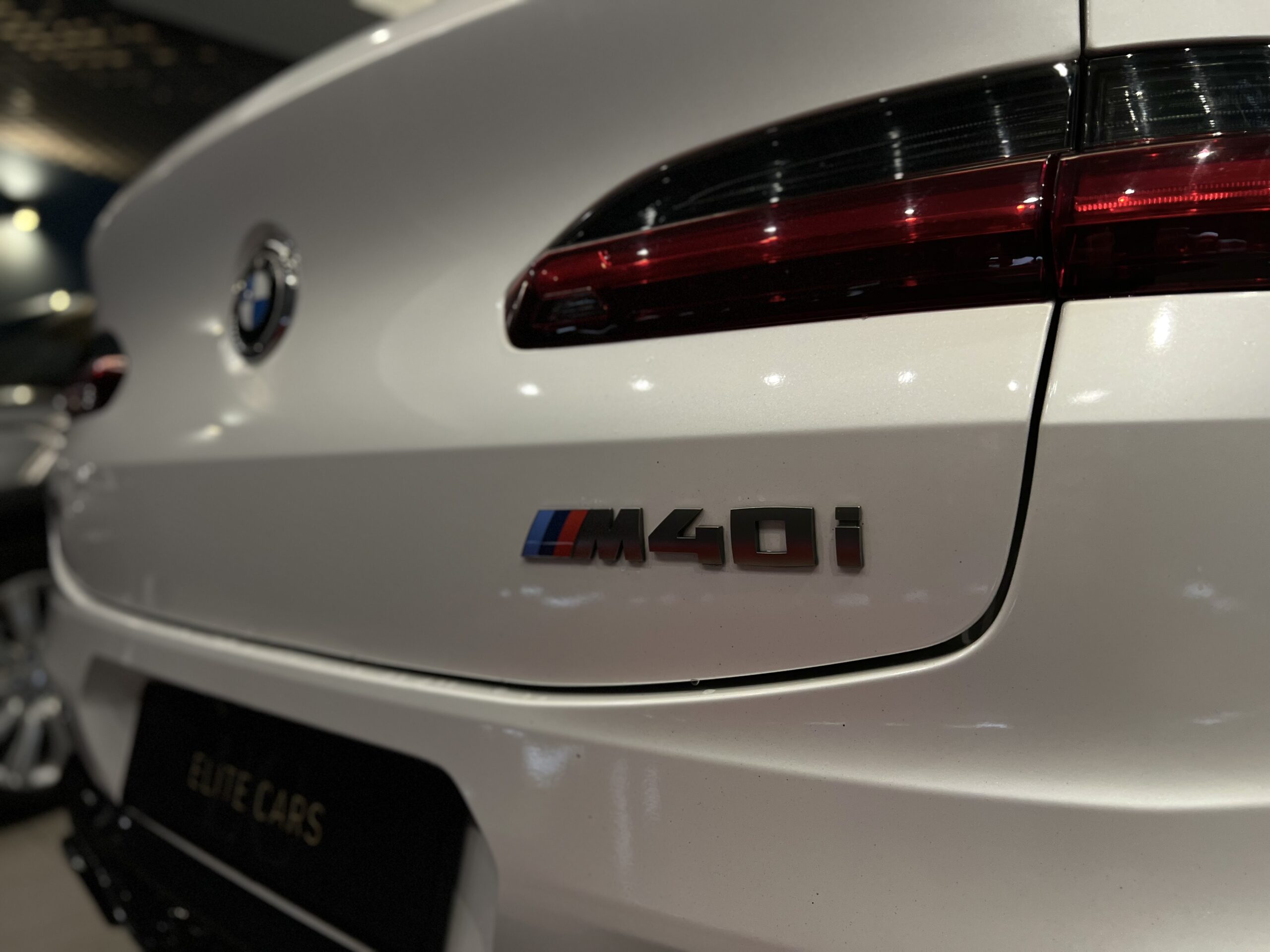 Car image 32