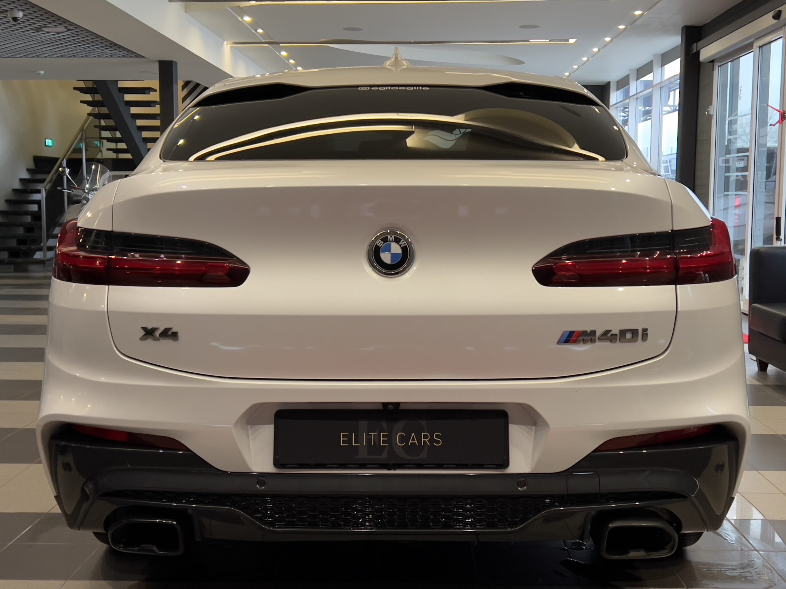 Car image 5