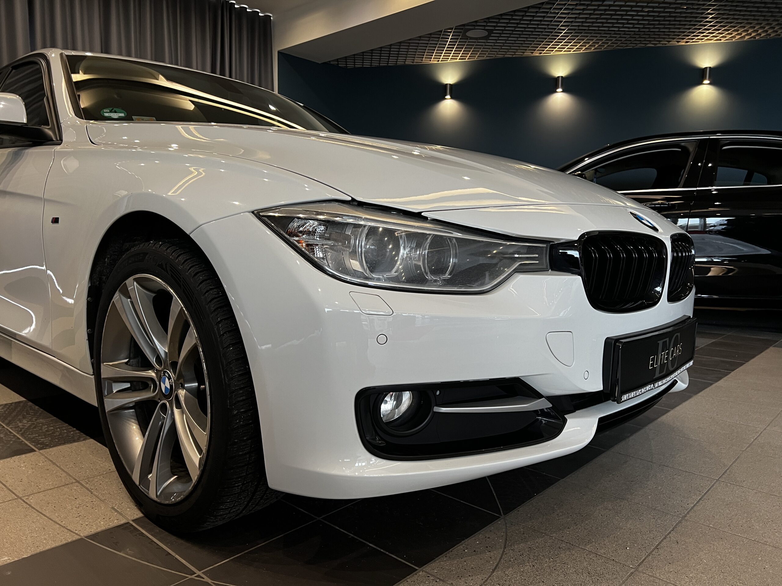 BMW 320d 2012 ELITECARS bmw-320d-2012-elitecars