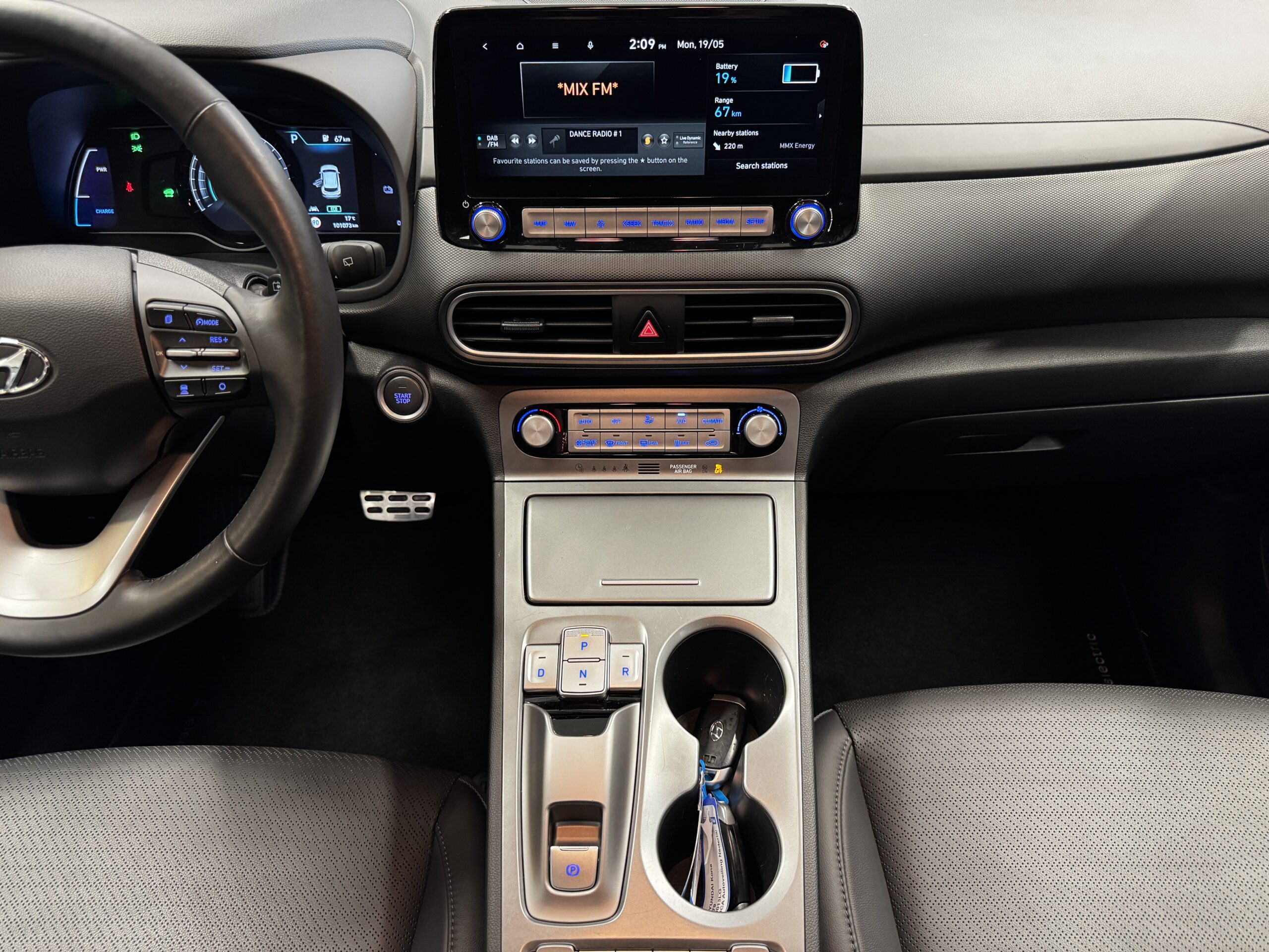 Car image 20