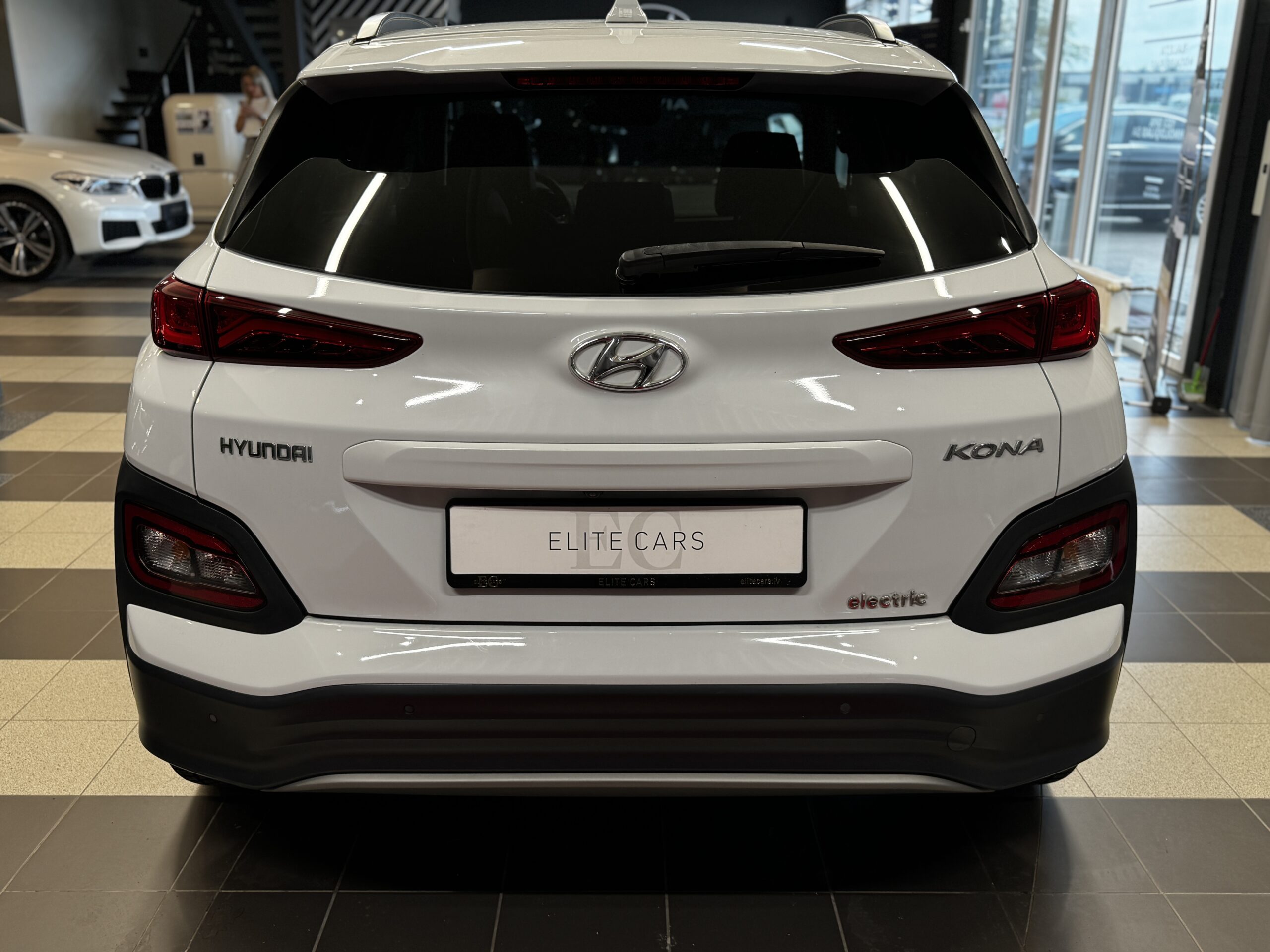 Car image 5