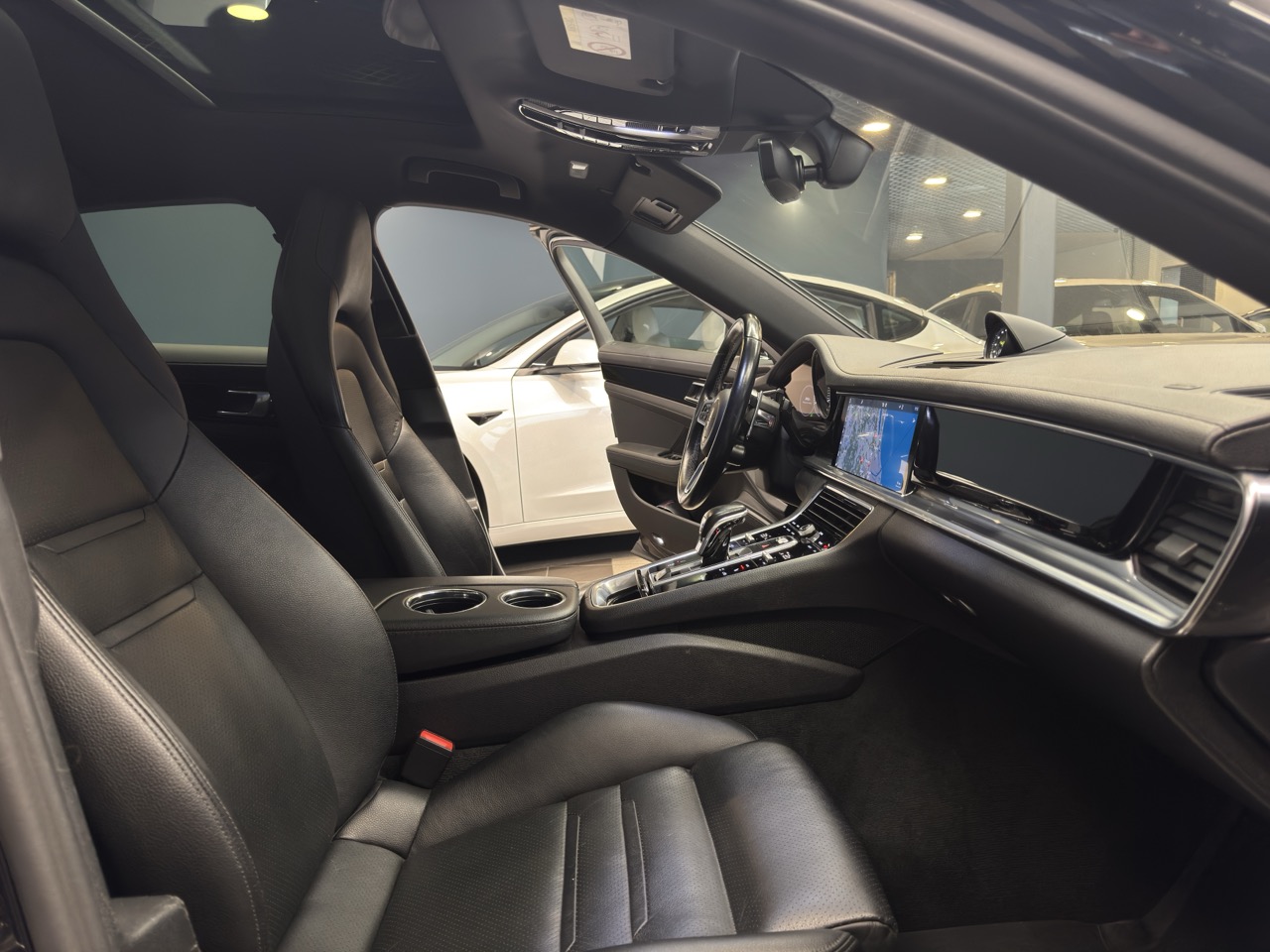 Car image 21