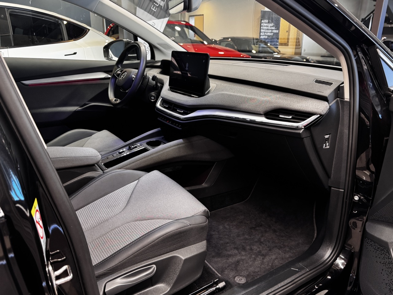 Car image 7