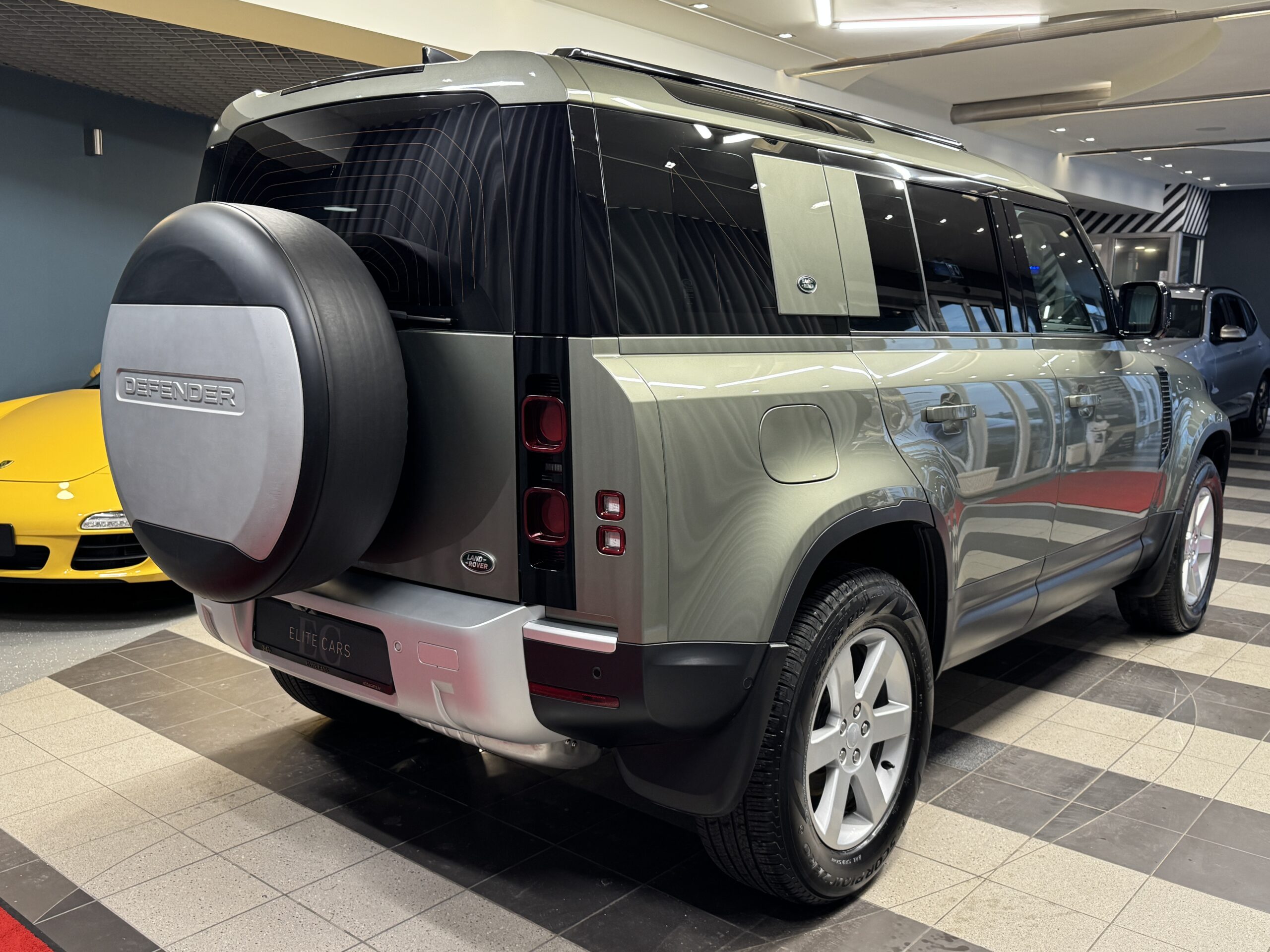 Car image 4