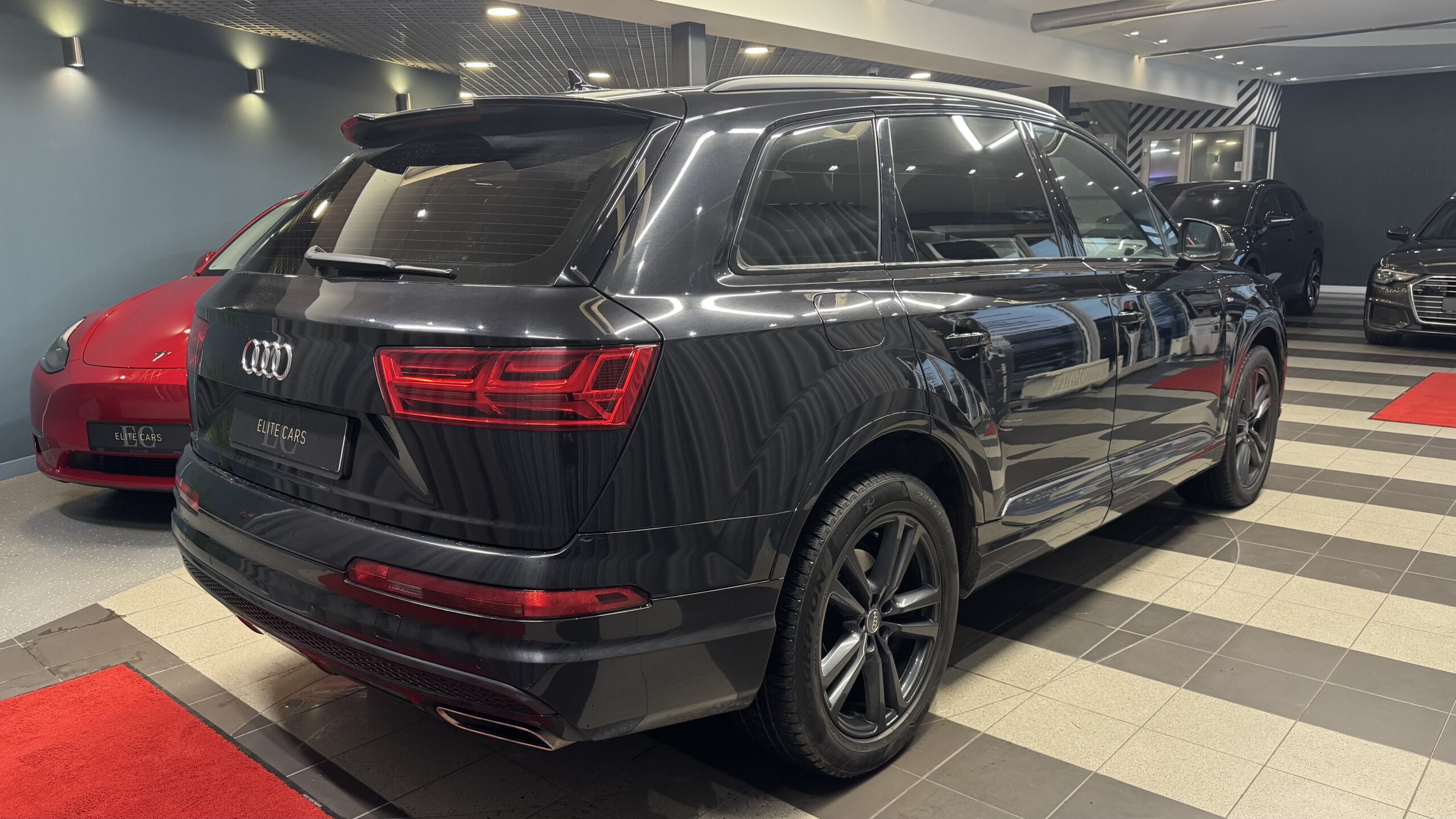 Car image 5