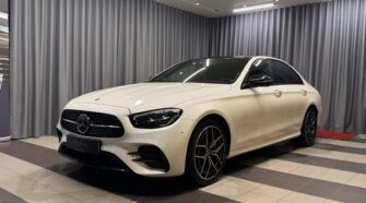 Mercedes-Benz E300e 2021