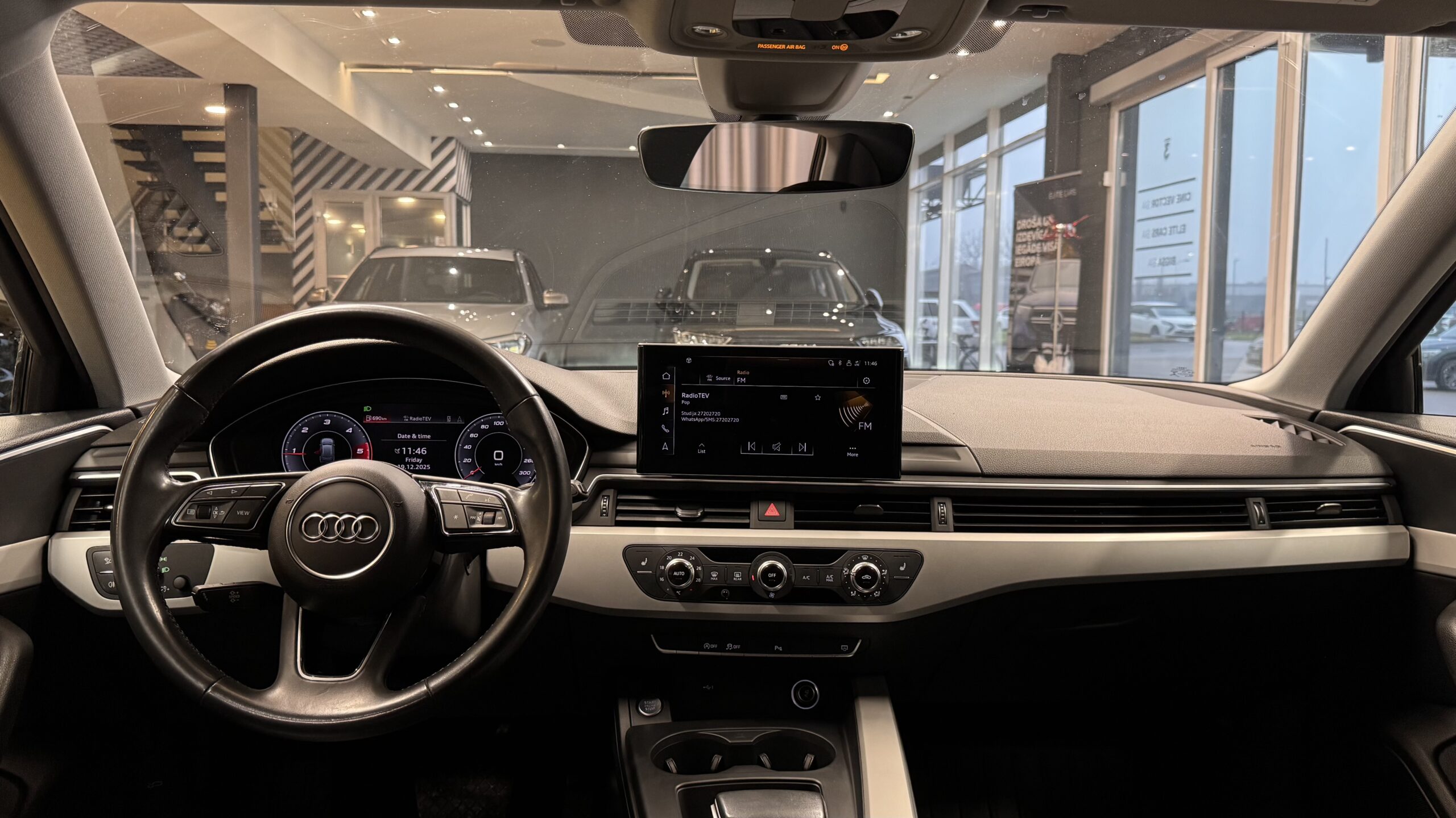 Car image 13