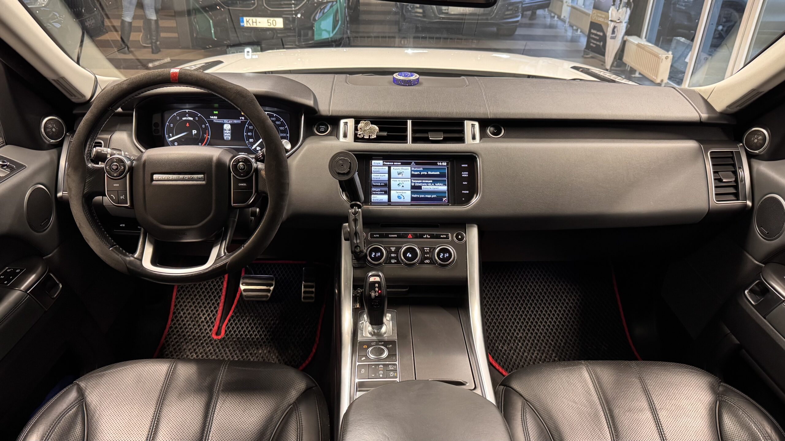 Car image 13