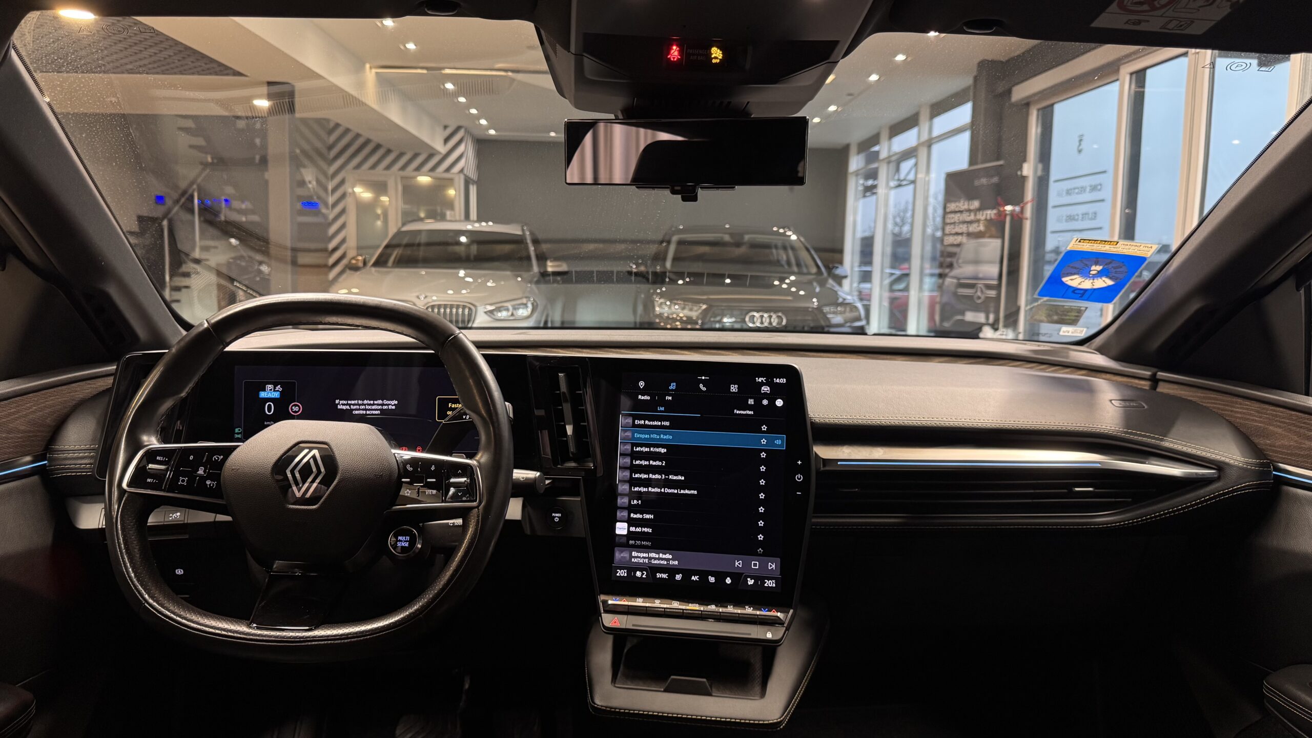Car image 13