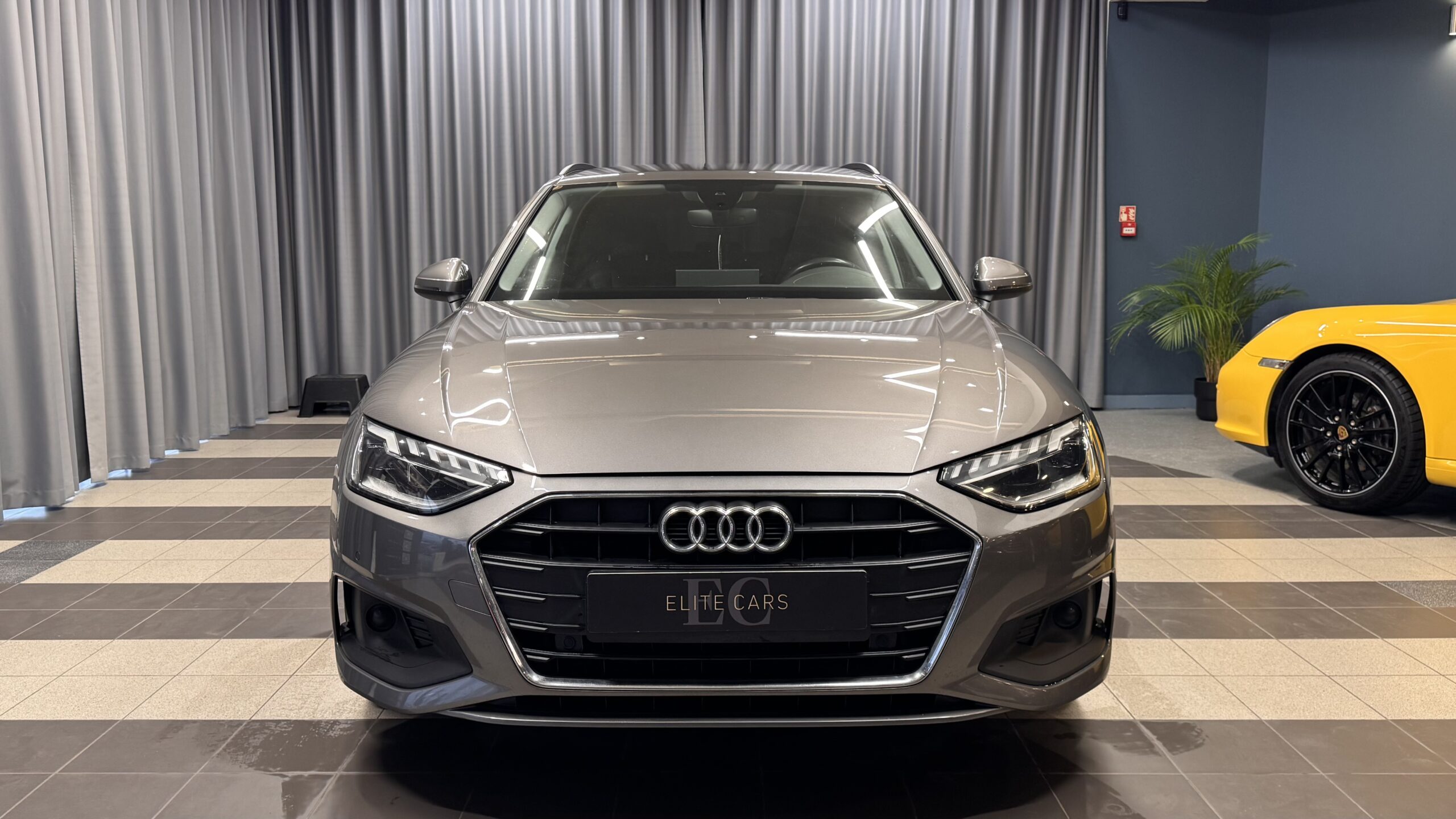 Car image 2