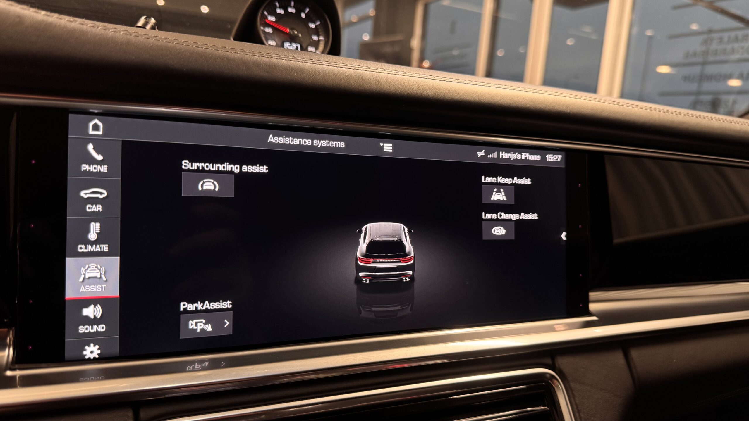 Car image 19