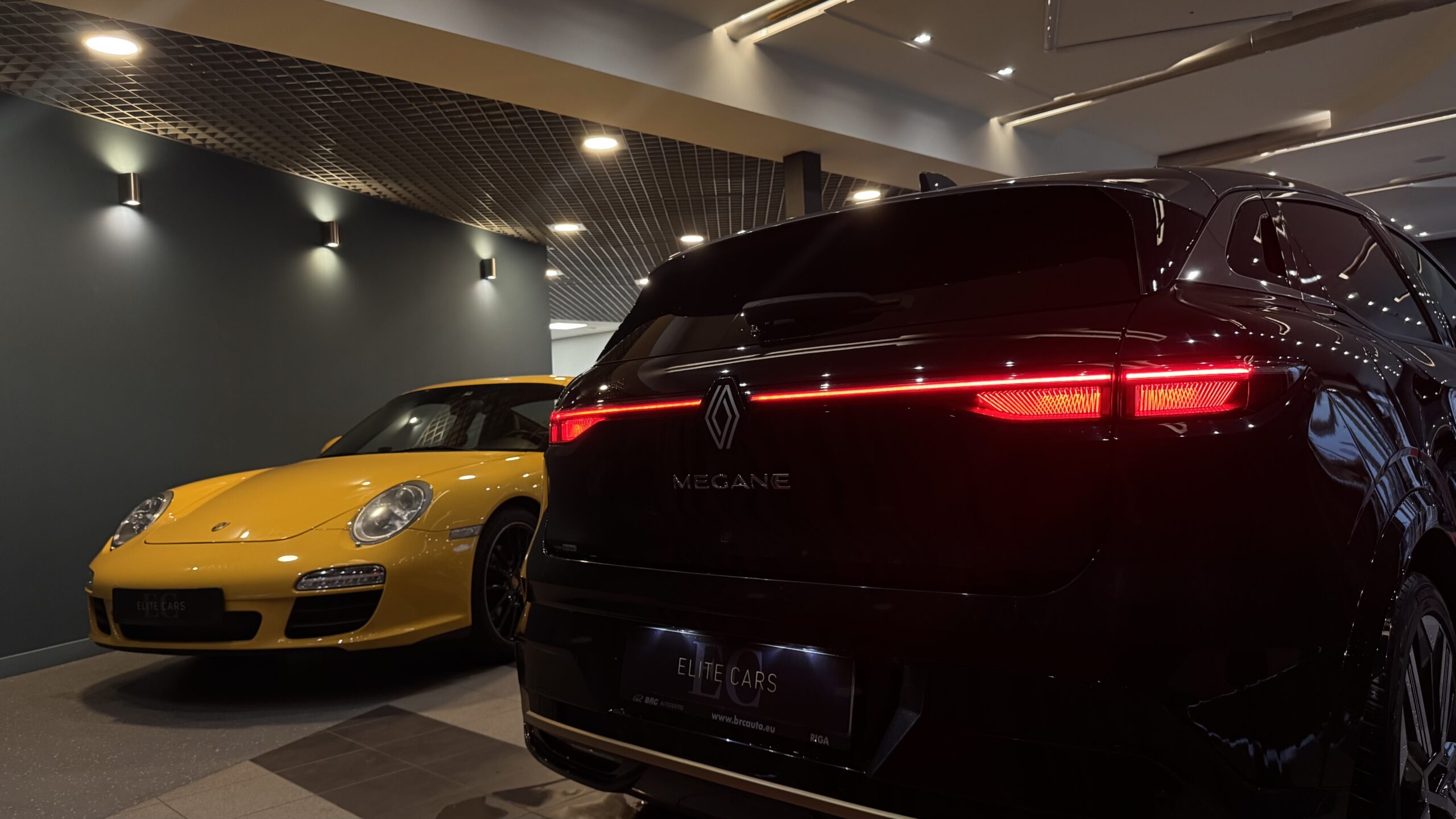 Car image 21