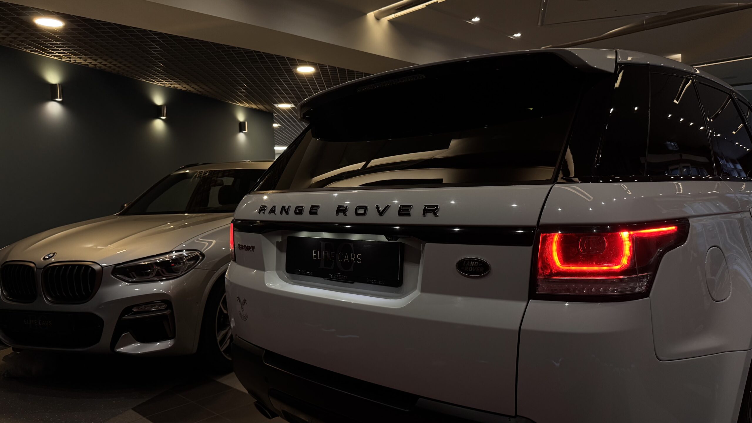 Car image 24