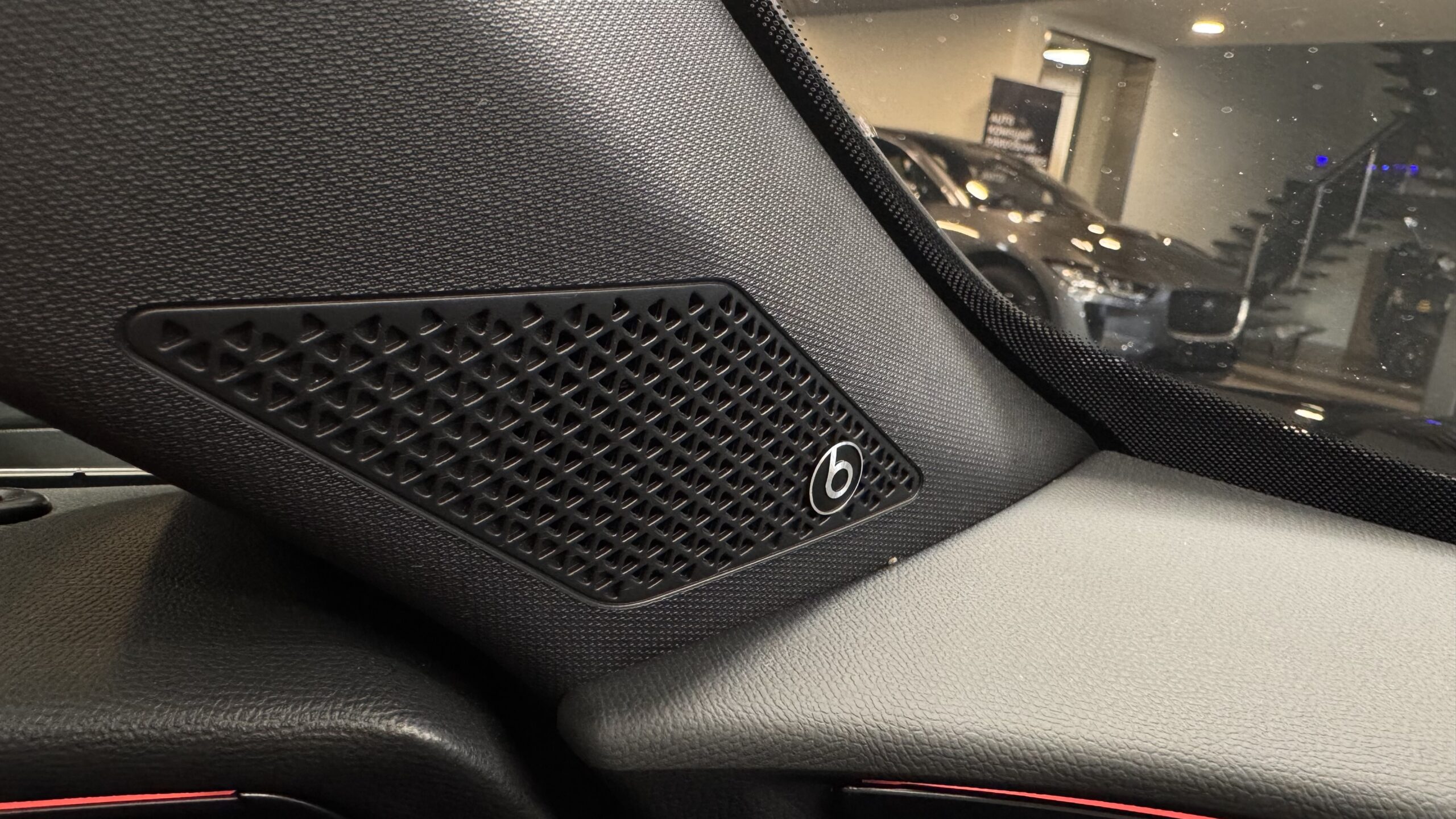 Car image 26