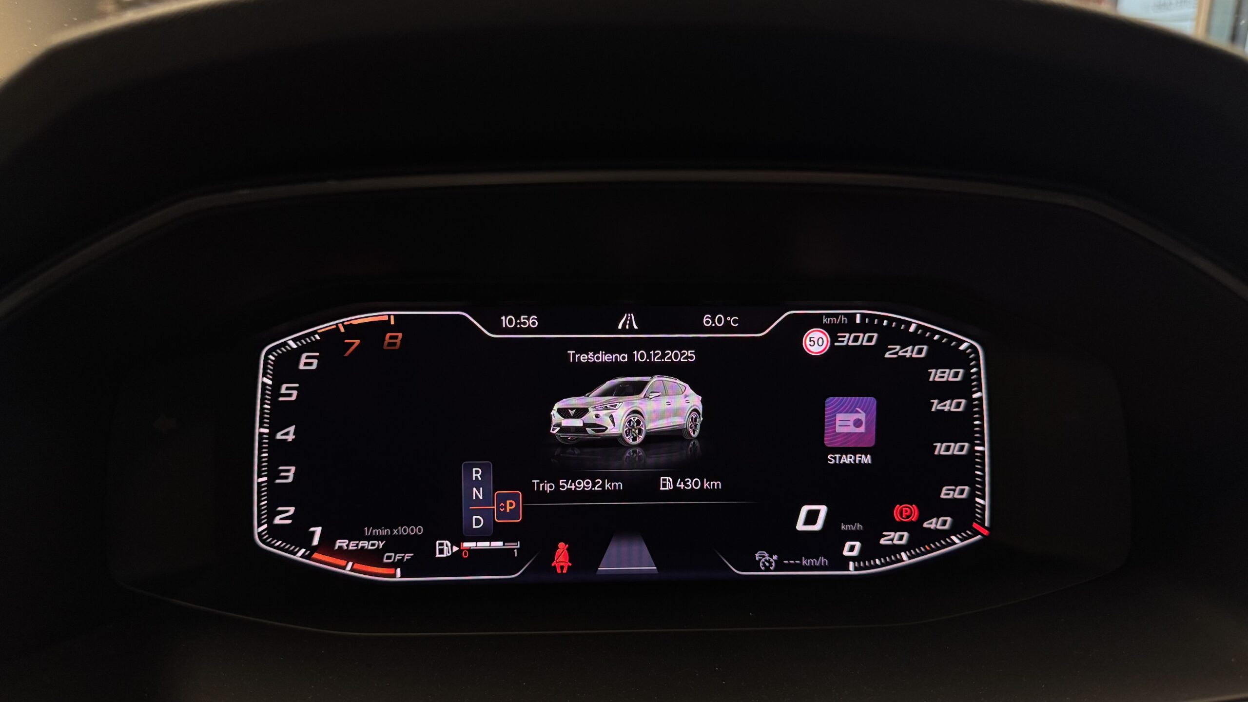 Car image 25
