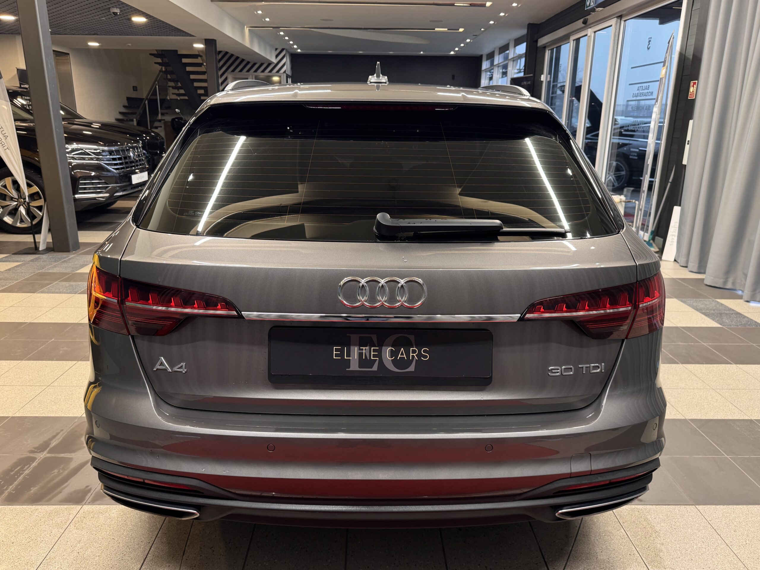 Car image 5