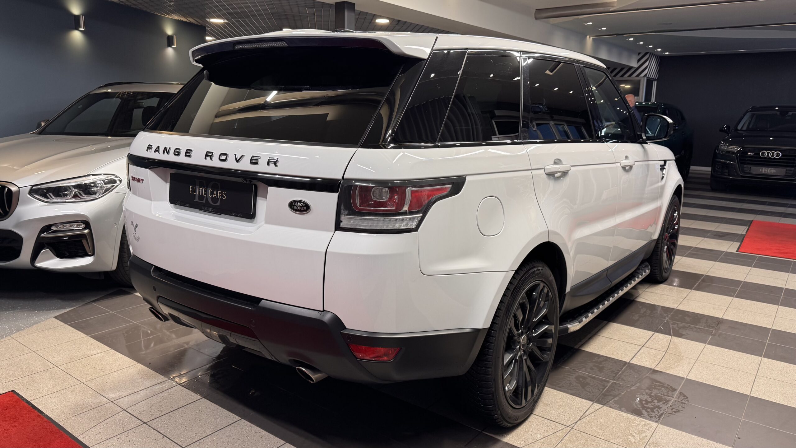 Car image 4