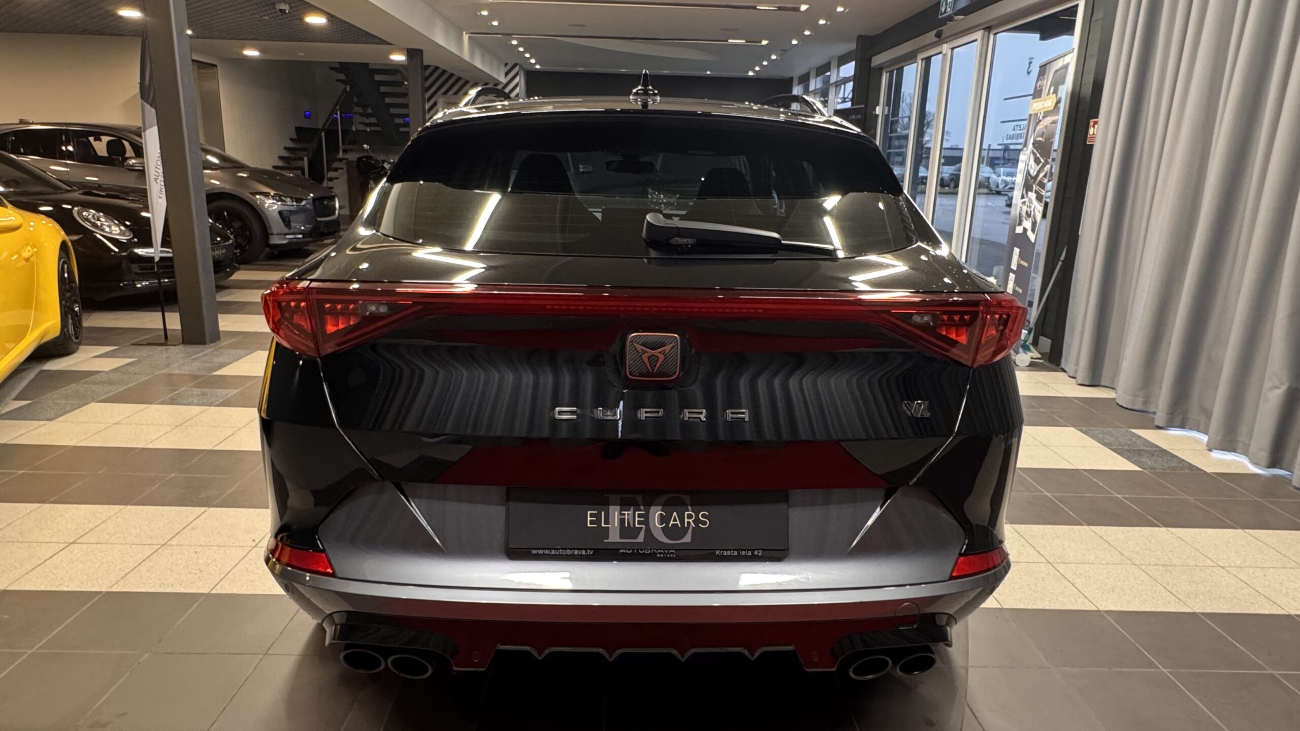 Car image 5