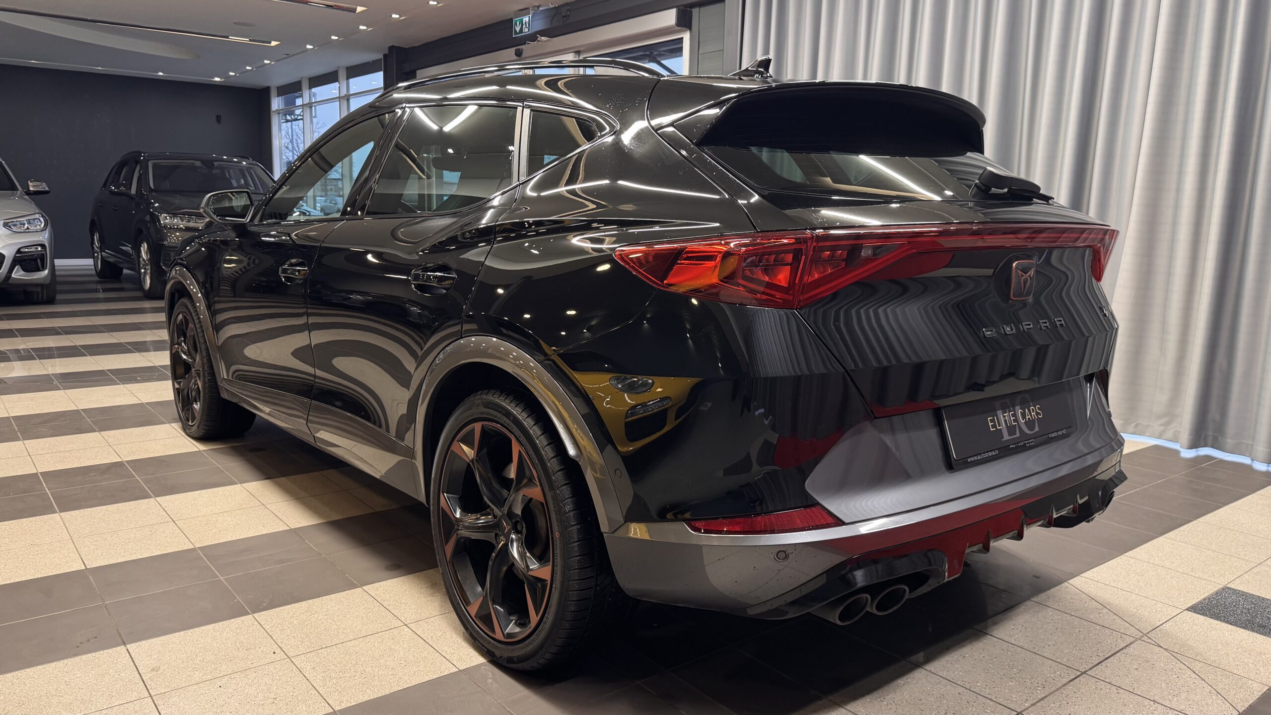 Car image 6