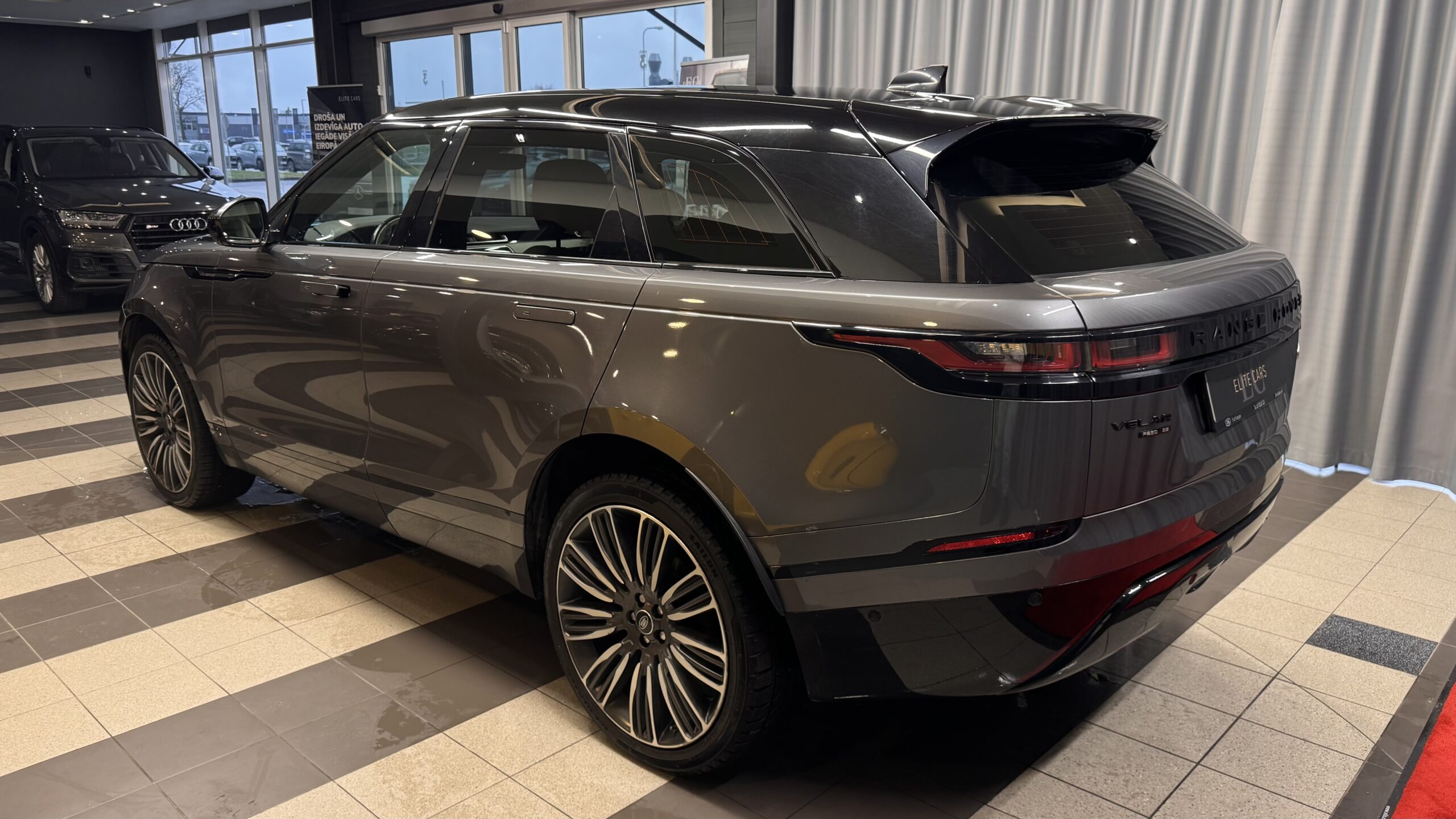 Car image 6