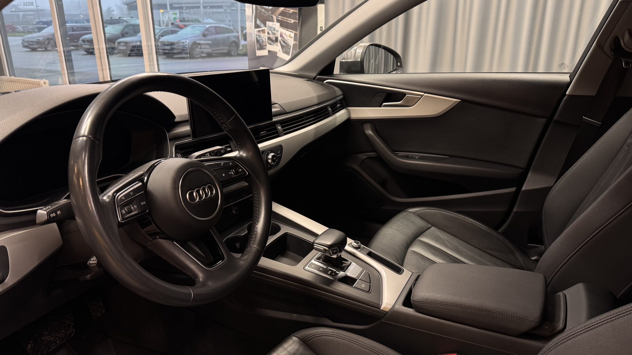 Car image 8