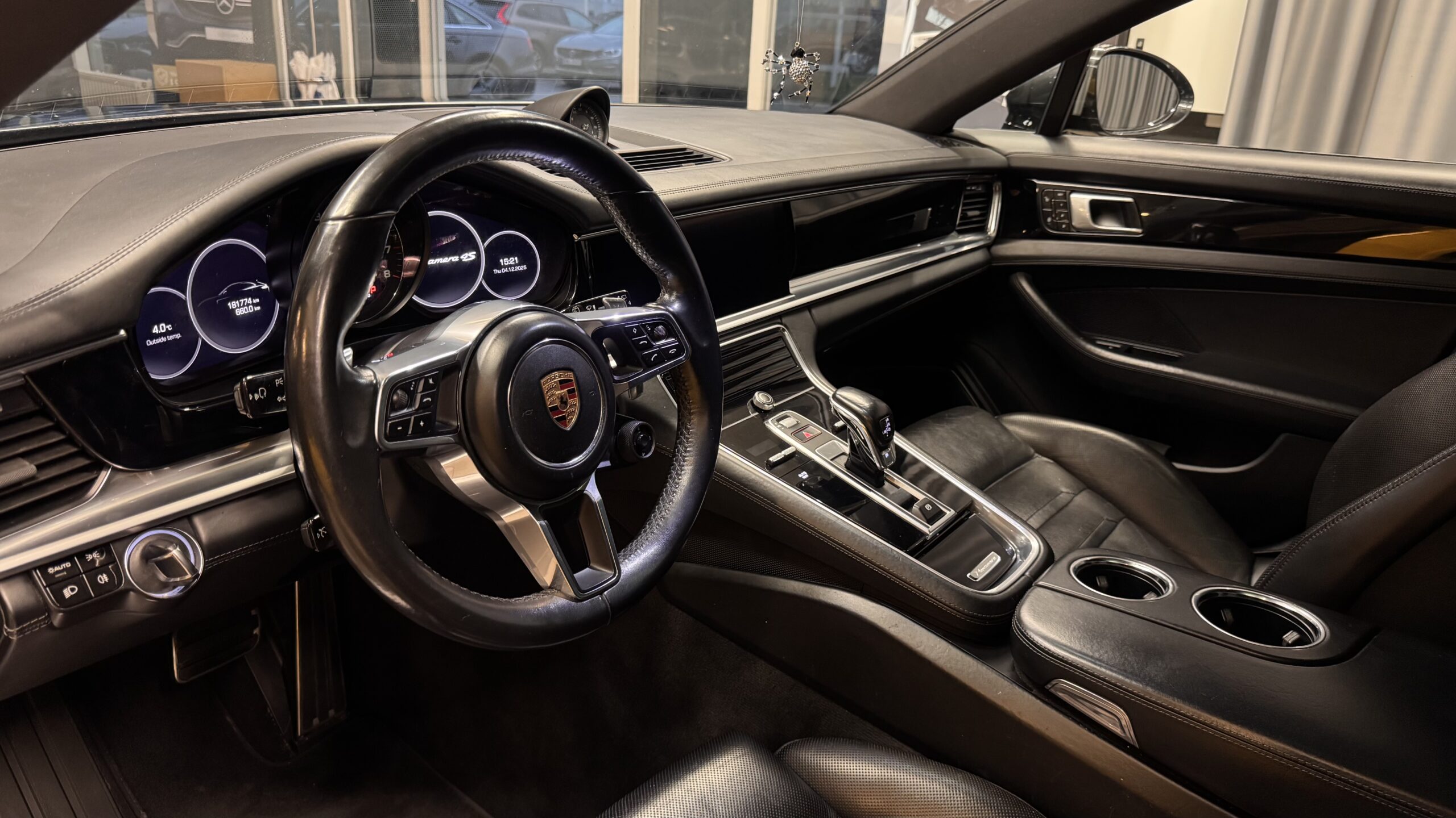 Car image 7