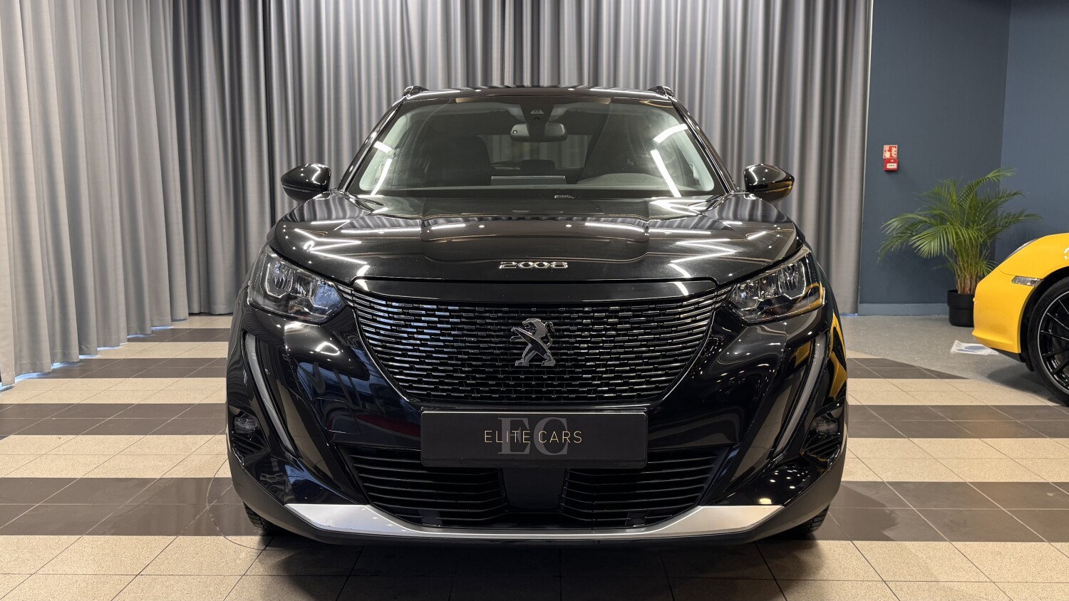 Car image 2