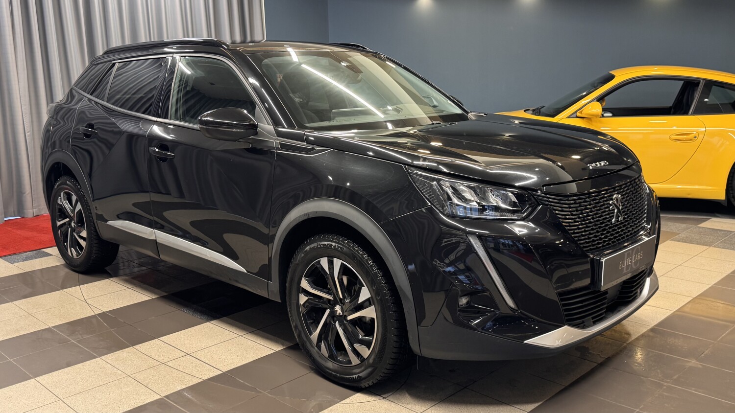 Car image 3