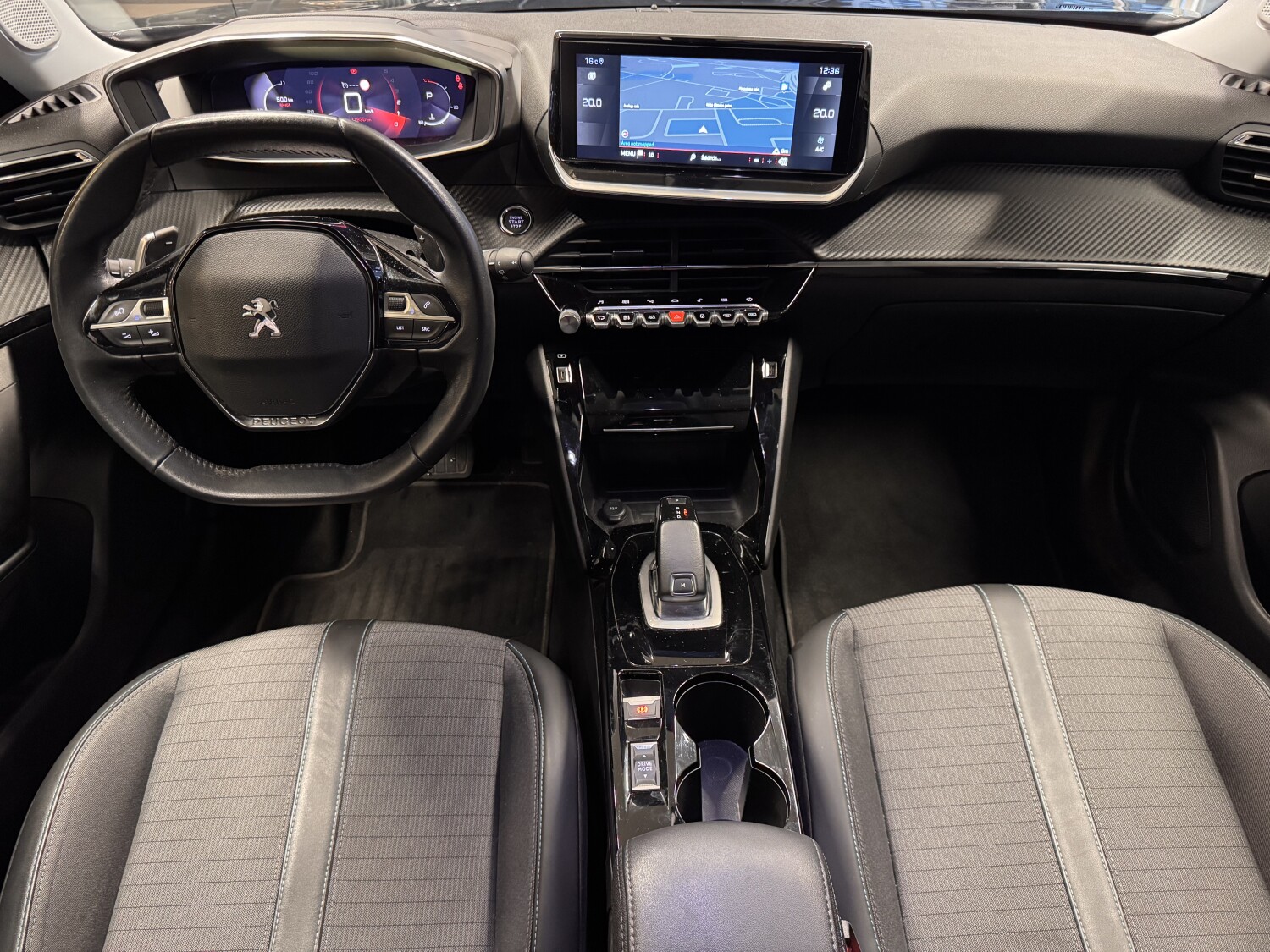 Car image 7