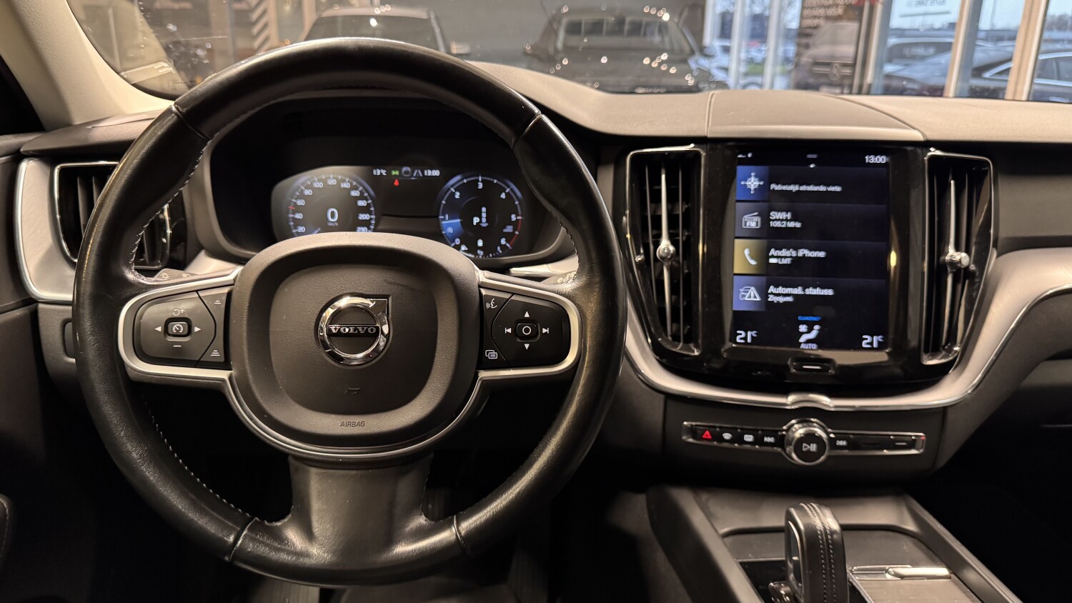 Car image 13