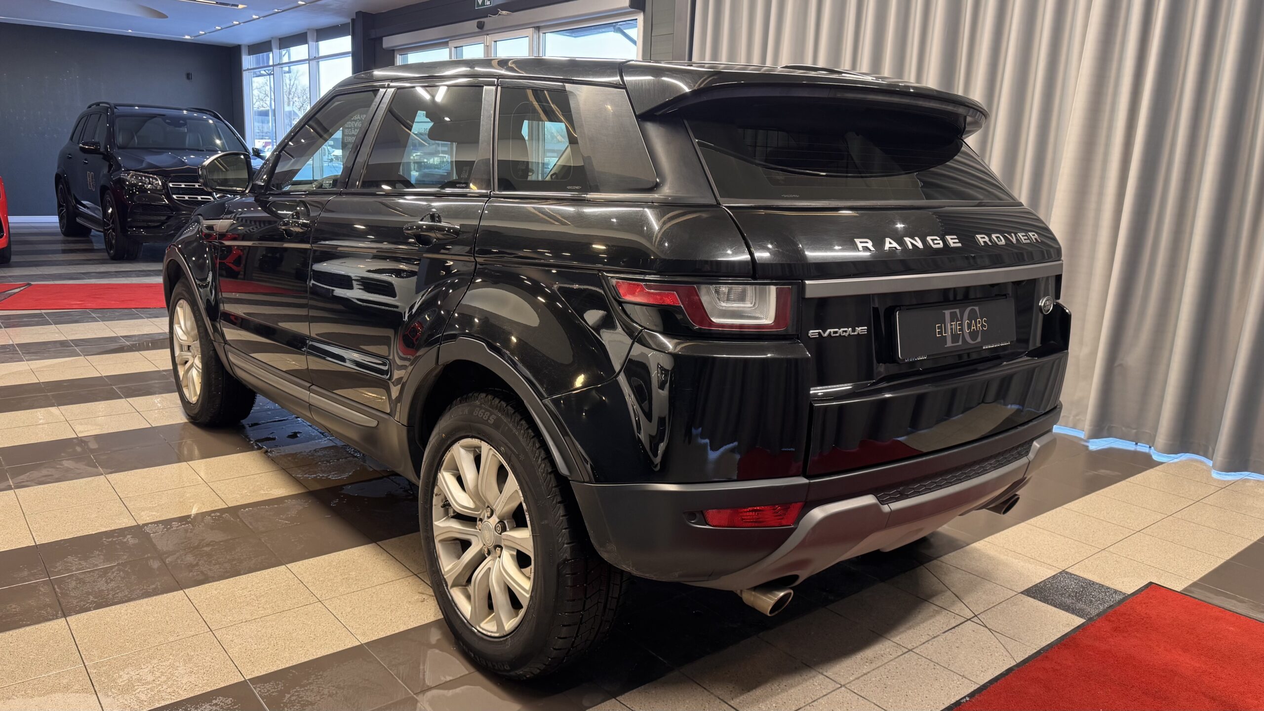 Car image 5