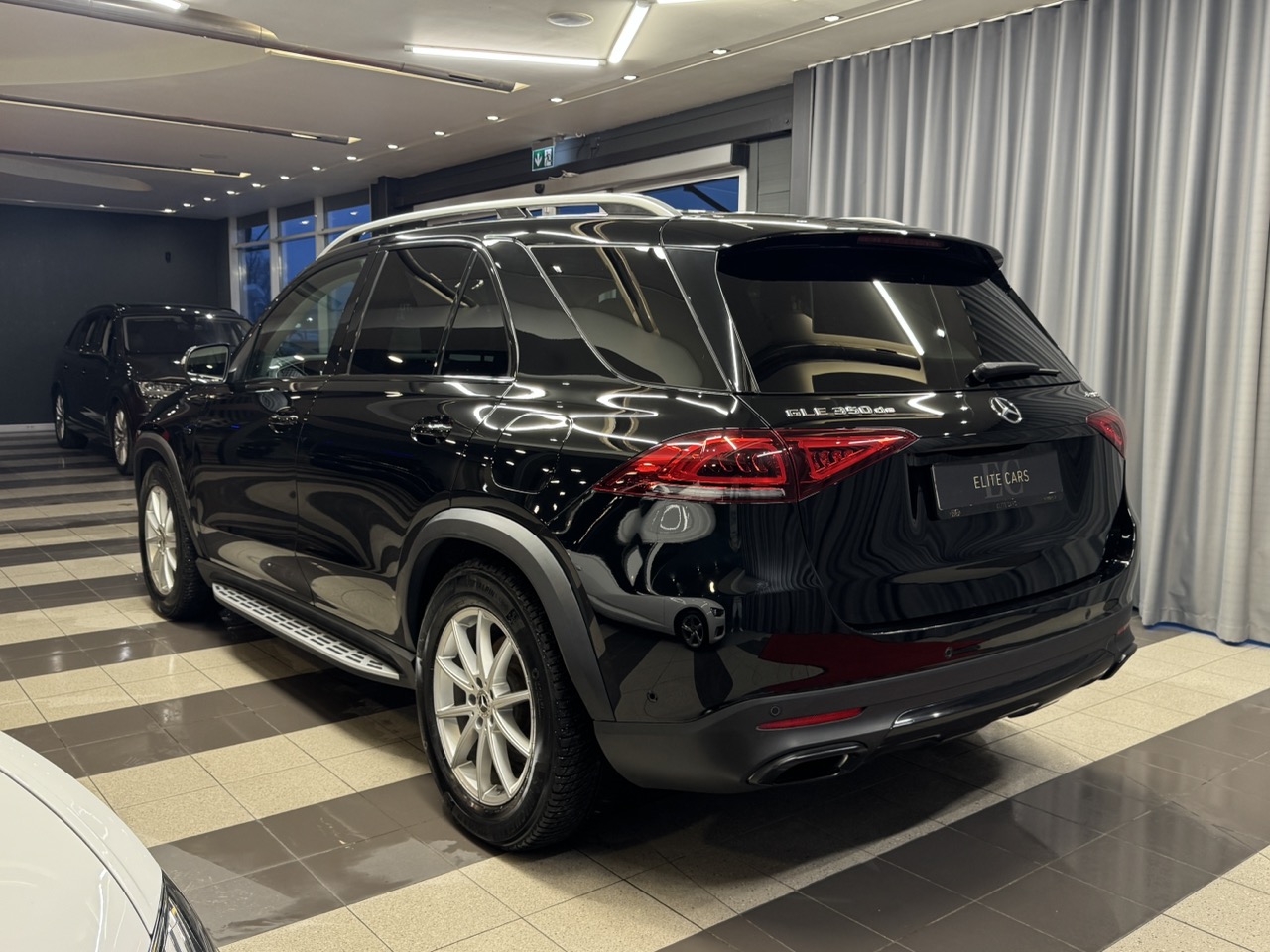Car image 6