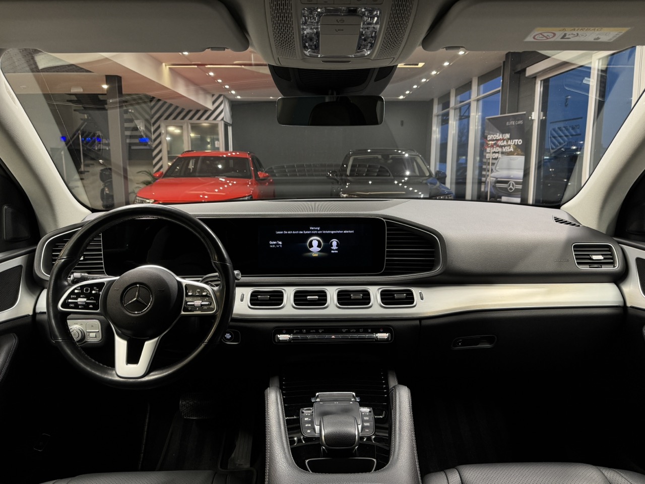Car image 17