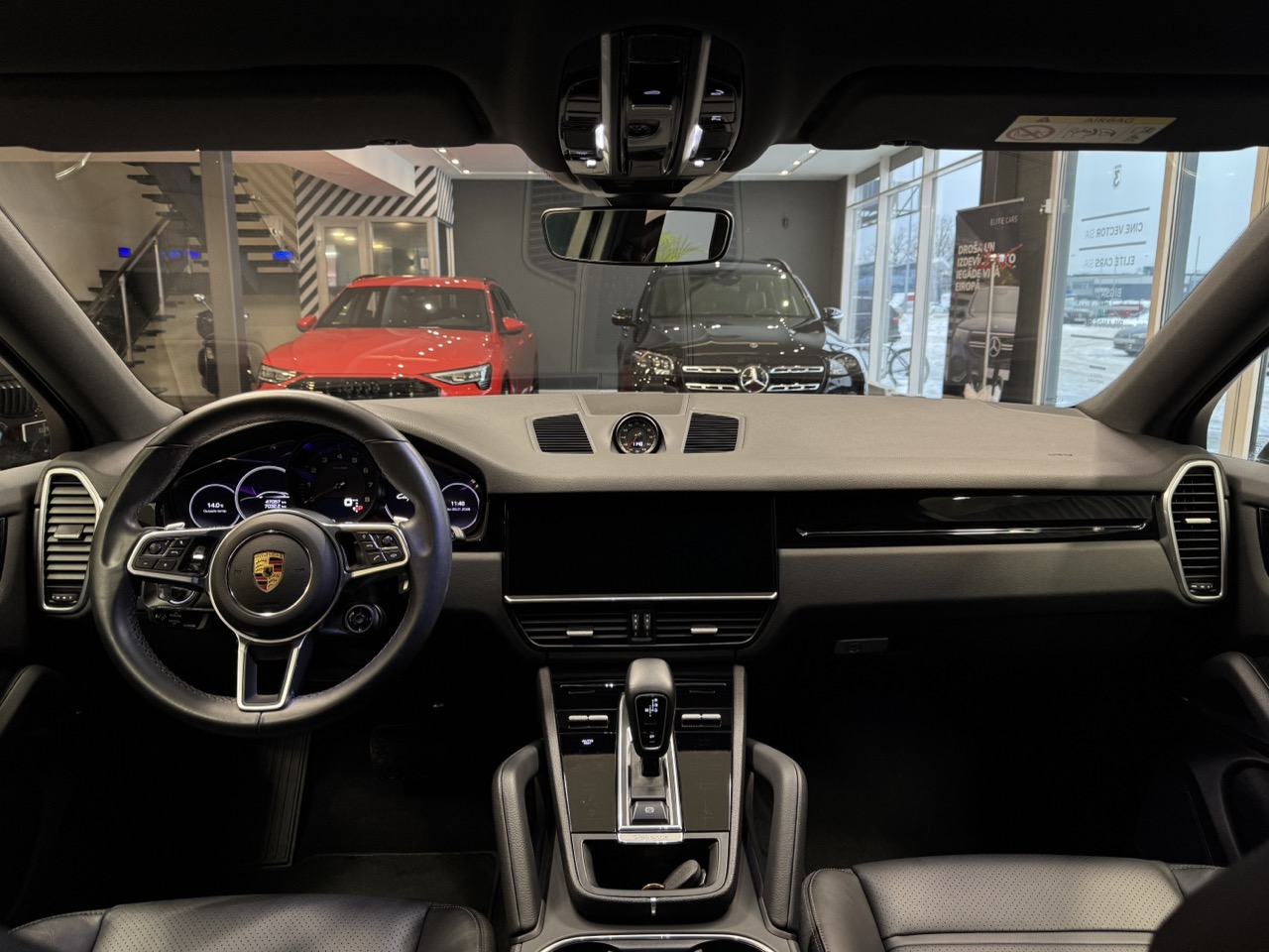 Car image 12
