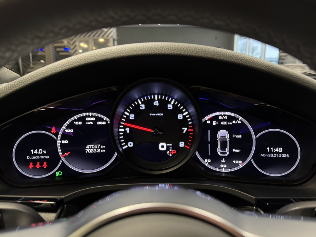 Car image 14