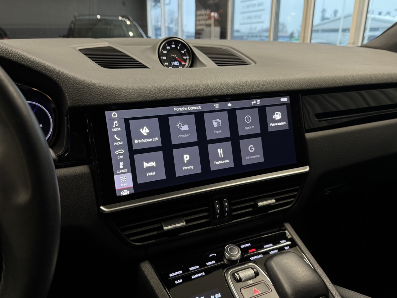 Car image 15