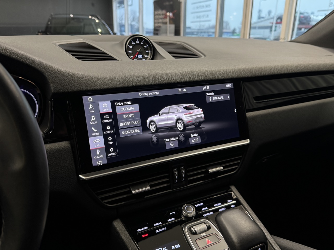 Car image 17