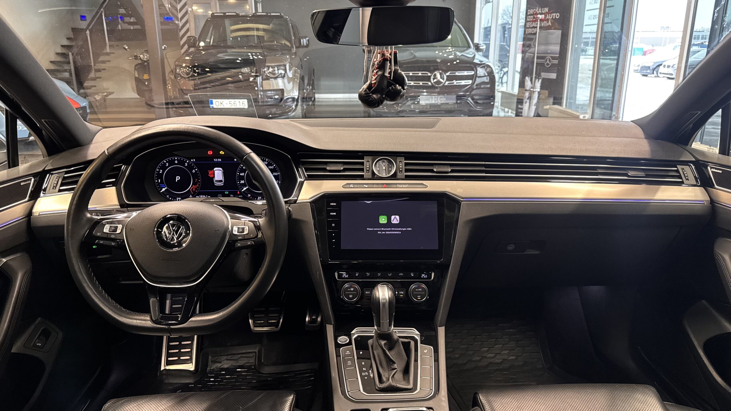 Car image 15