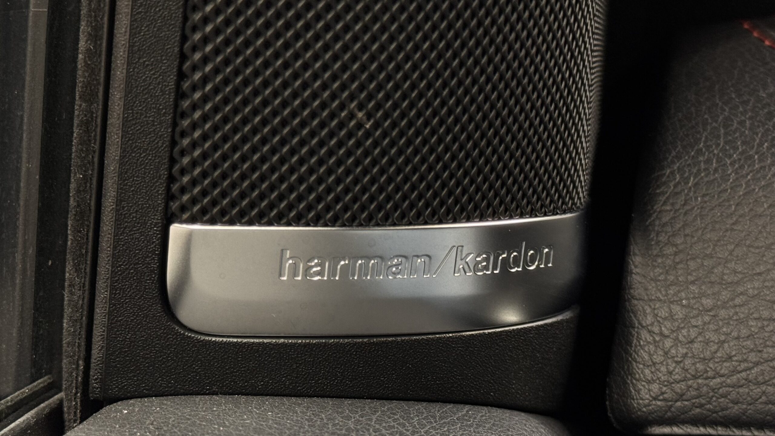 Car image 27