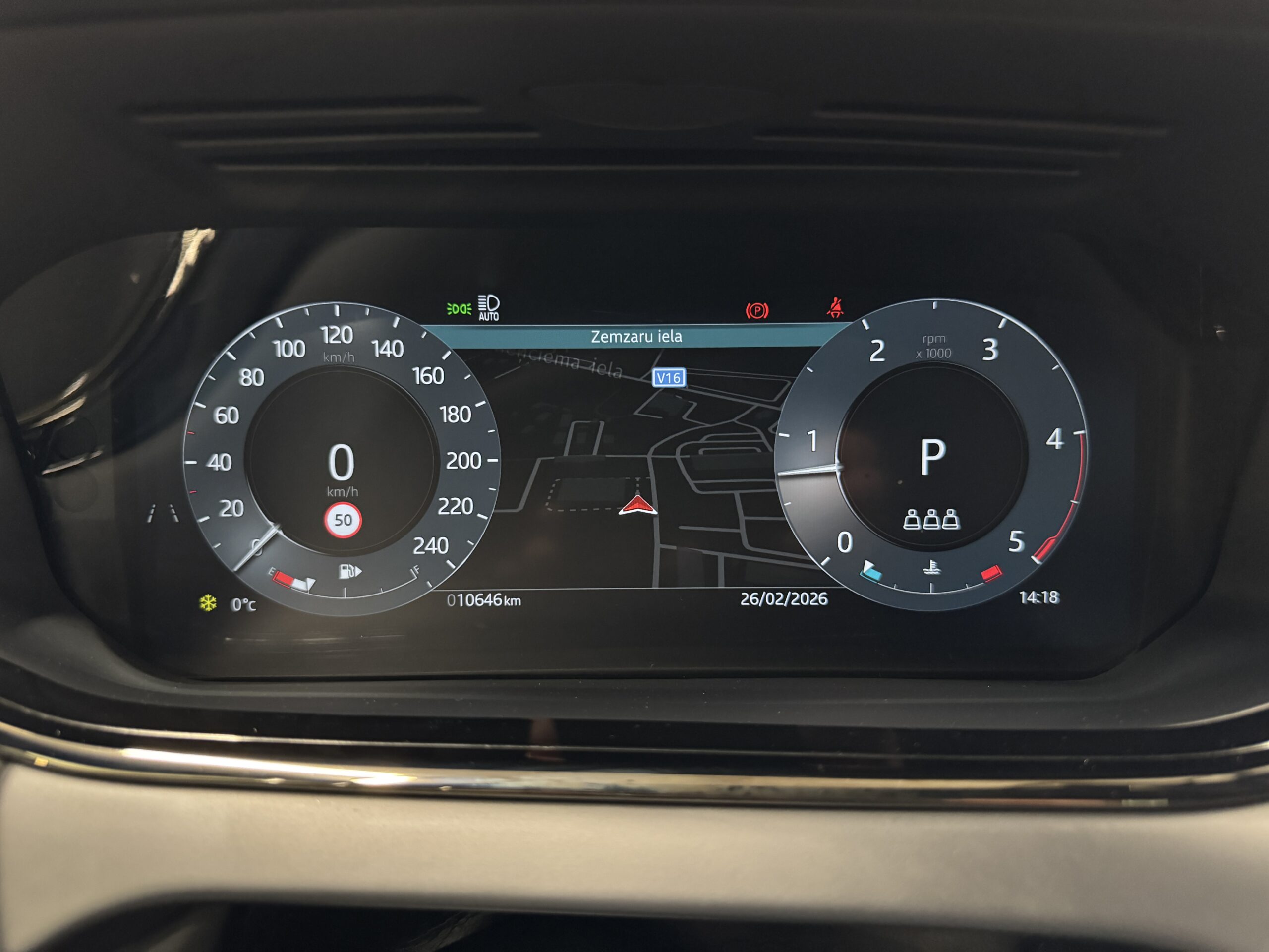 Car image 27