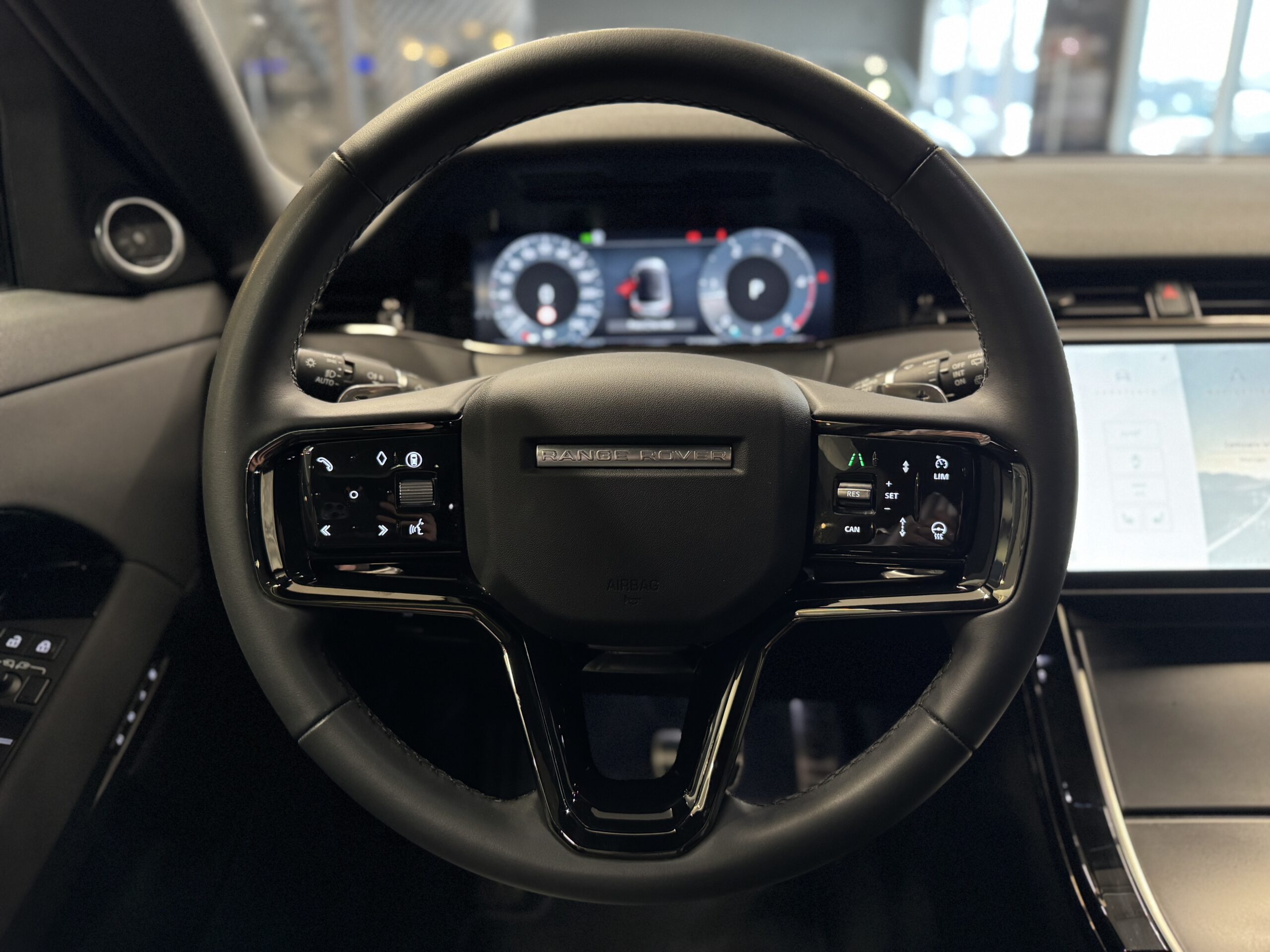 Car image 30