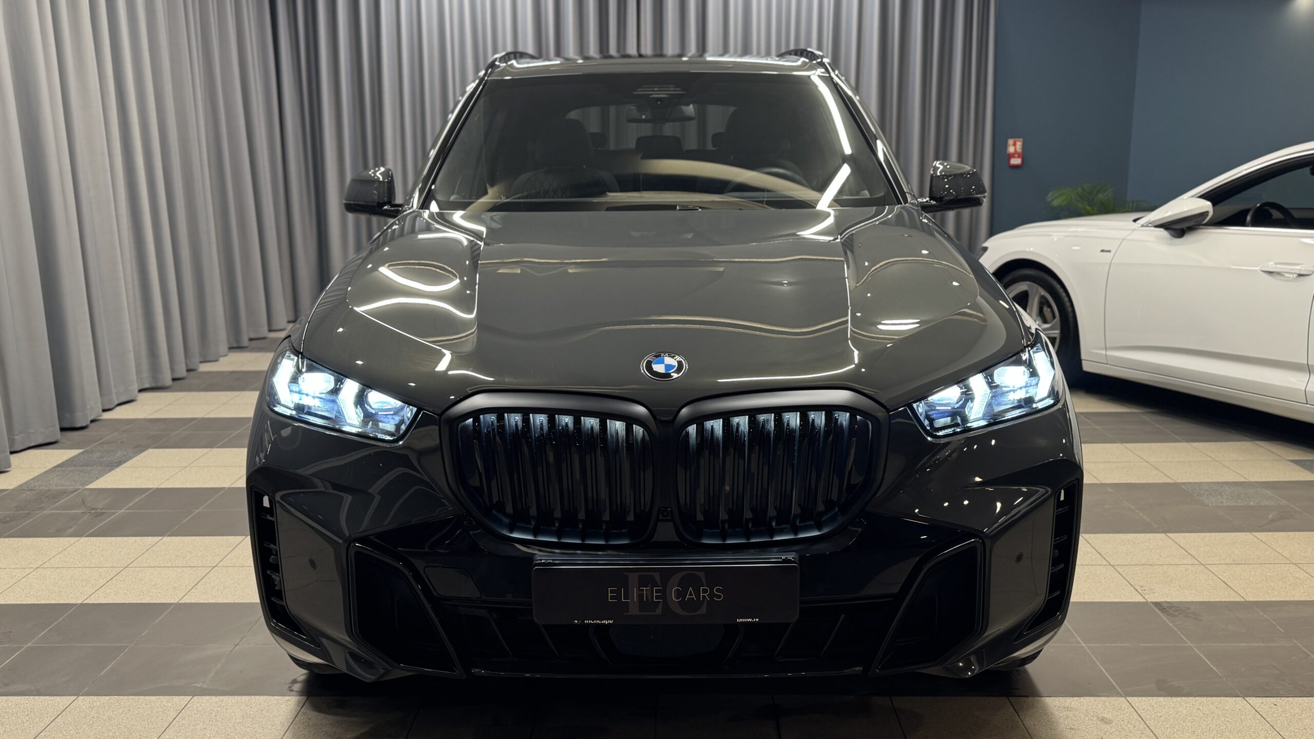 Car image 6