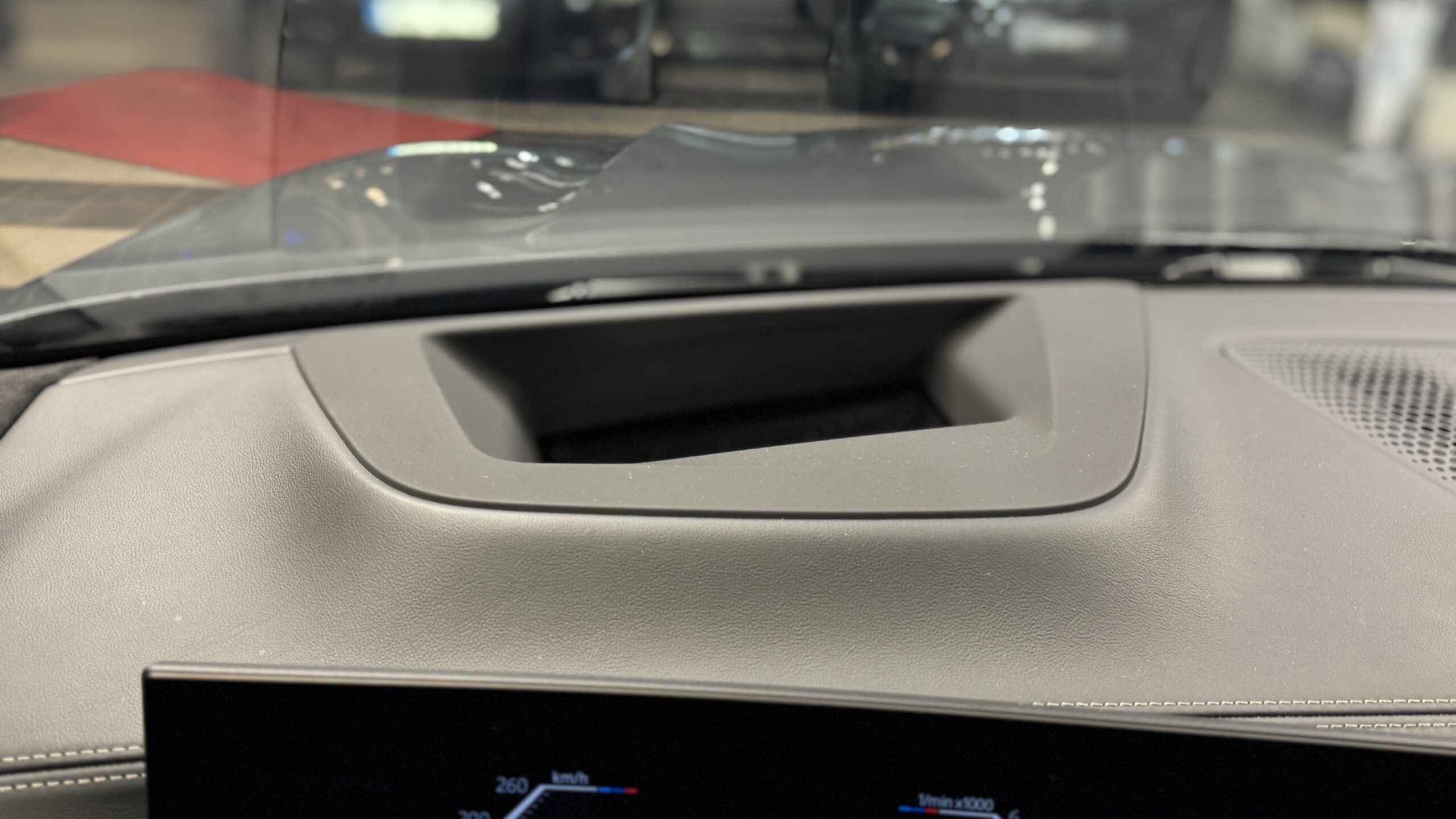 Car image 28