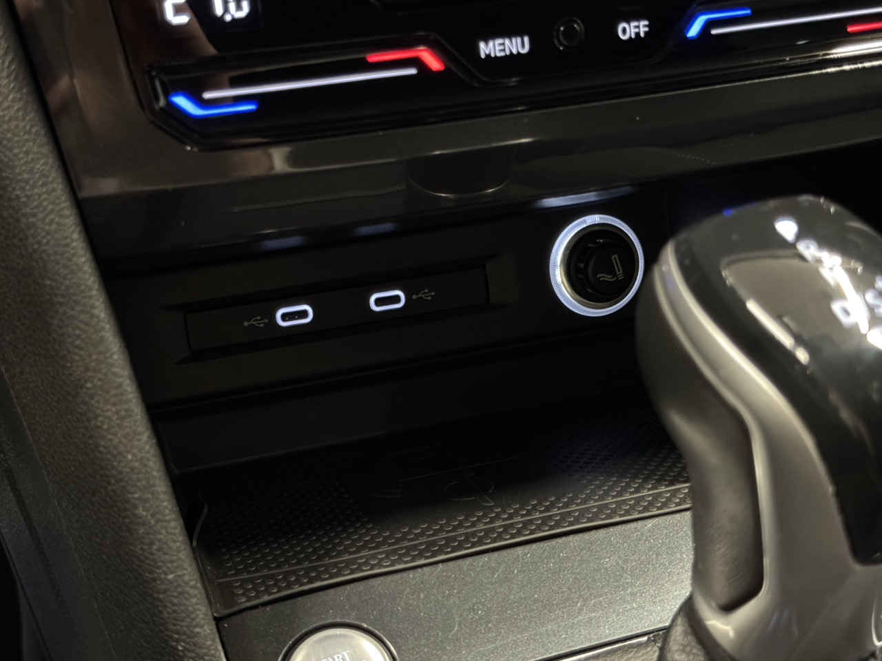 Car image 25
