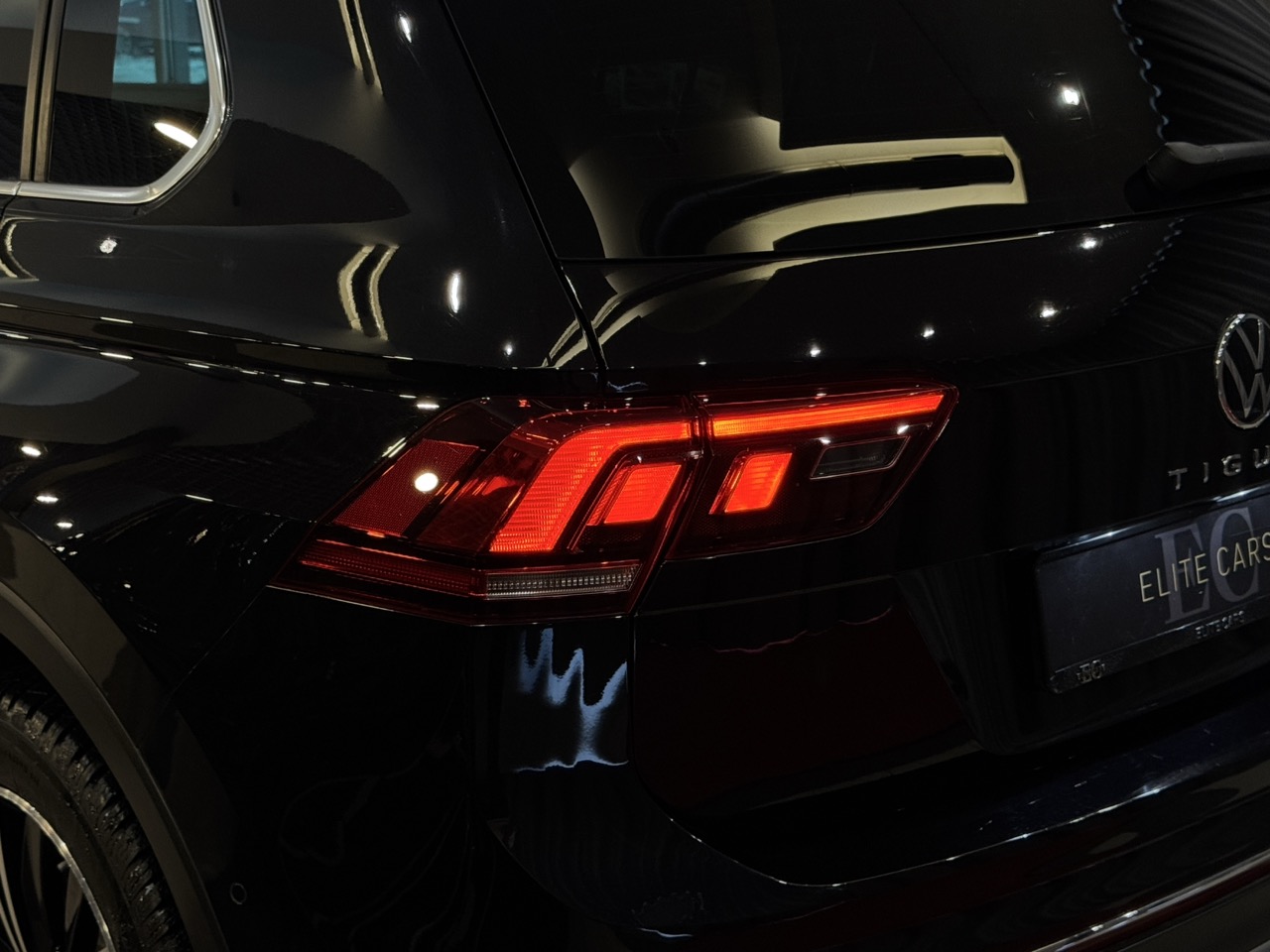 Car image 35