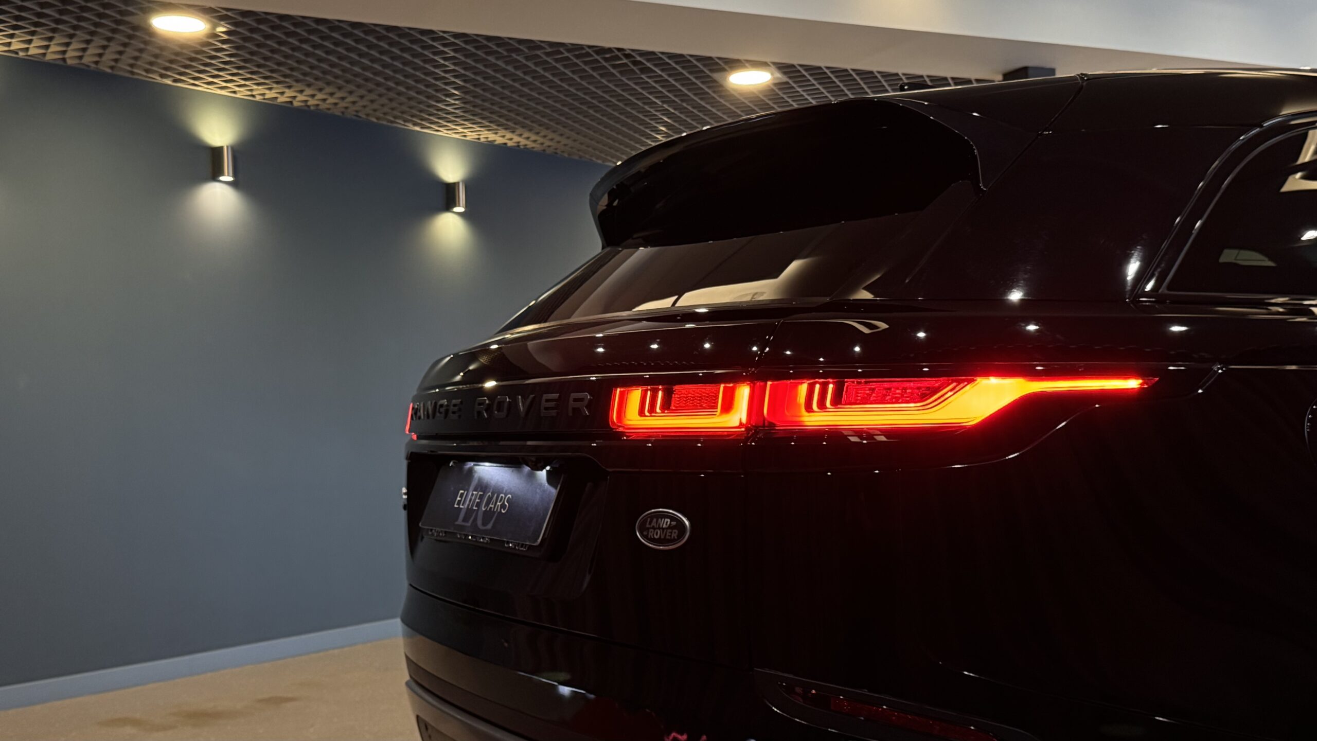 Car image 25