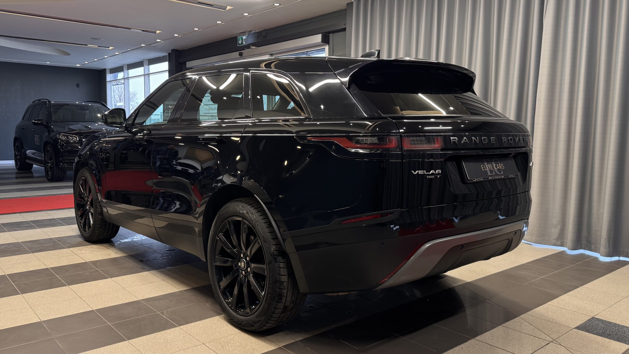 Car image 5